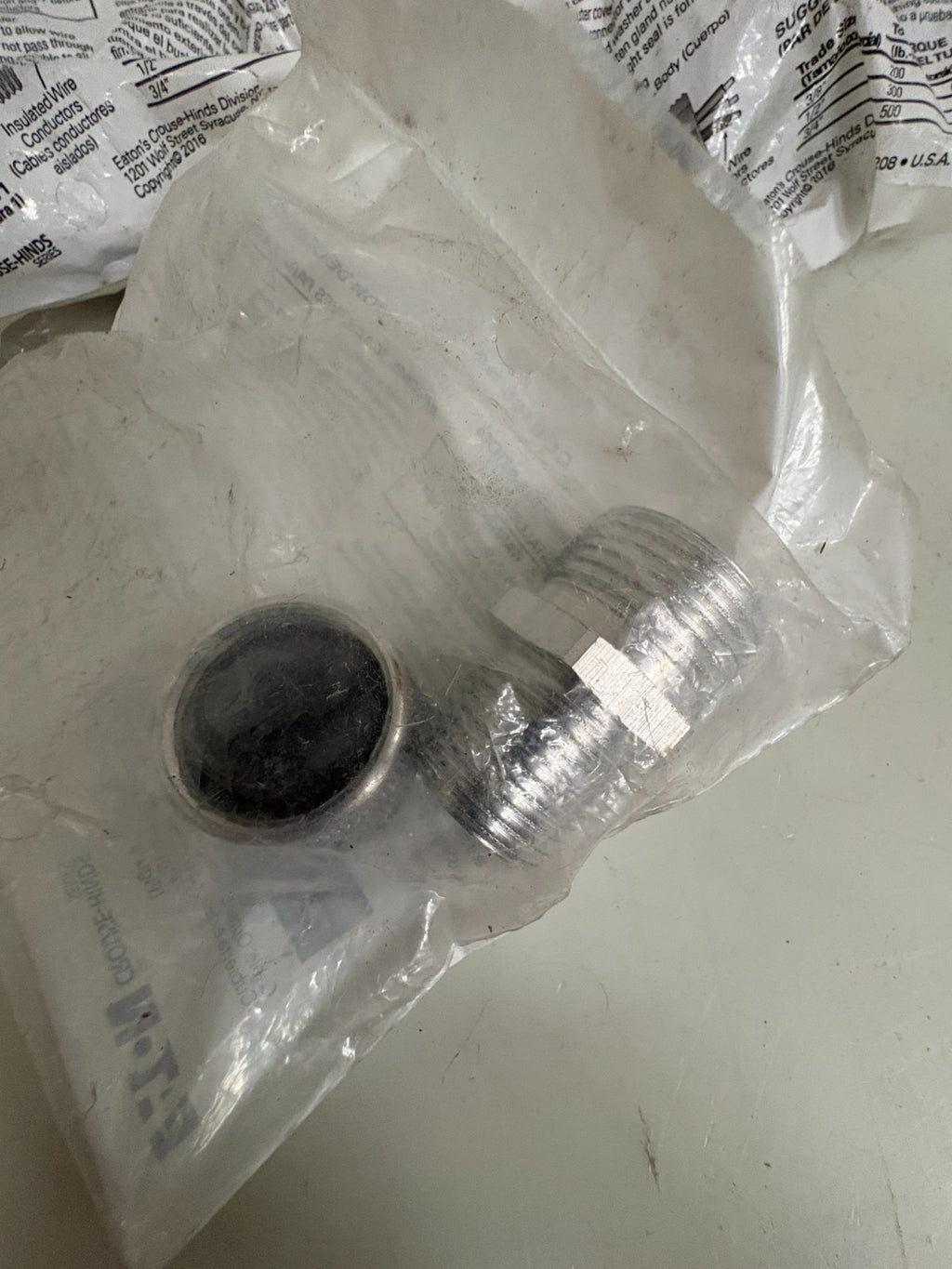LOT OF 4 EATON NON ARMORED GLAND CONNECTOR CGB195-SA1