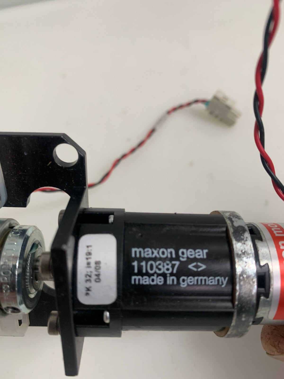 MAXON MOTOR   Motor M071570  W/MAXON  Gear 1103872