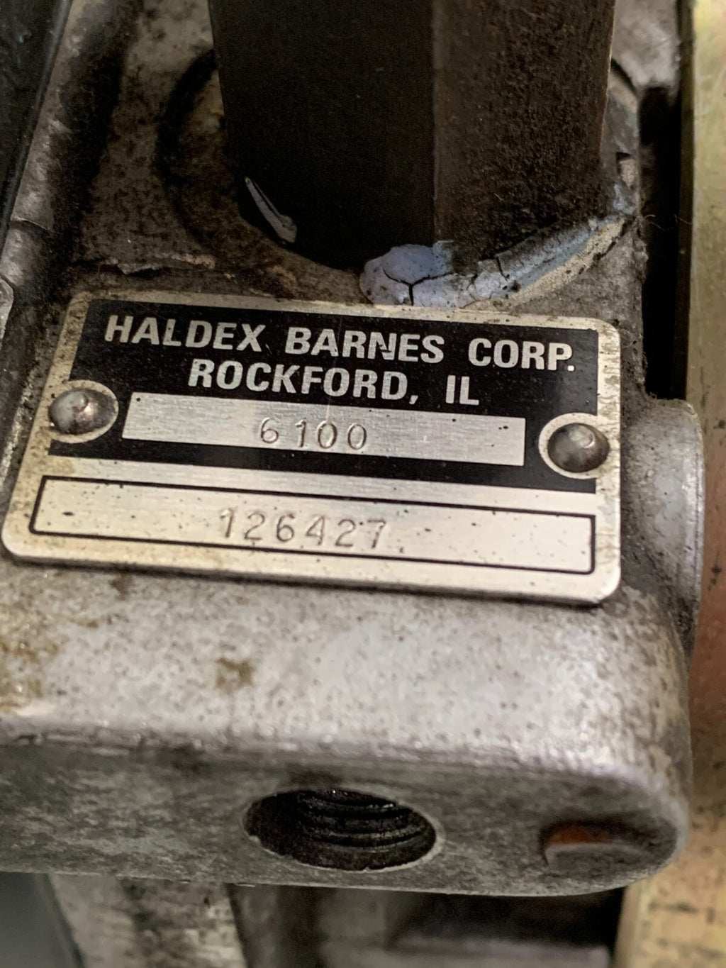 HALDEX BARNES 24 VOLTS HYDRAULIC PUMP LIFT TRUCK 6100