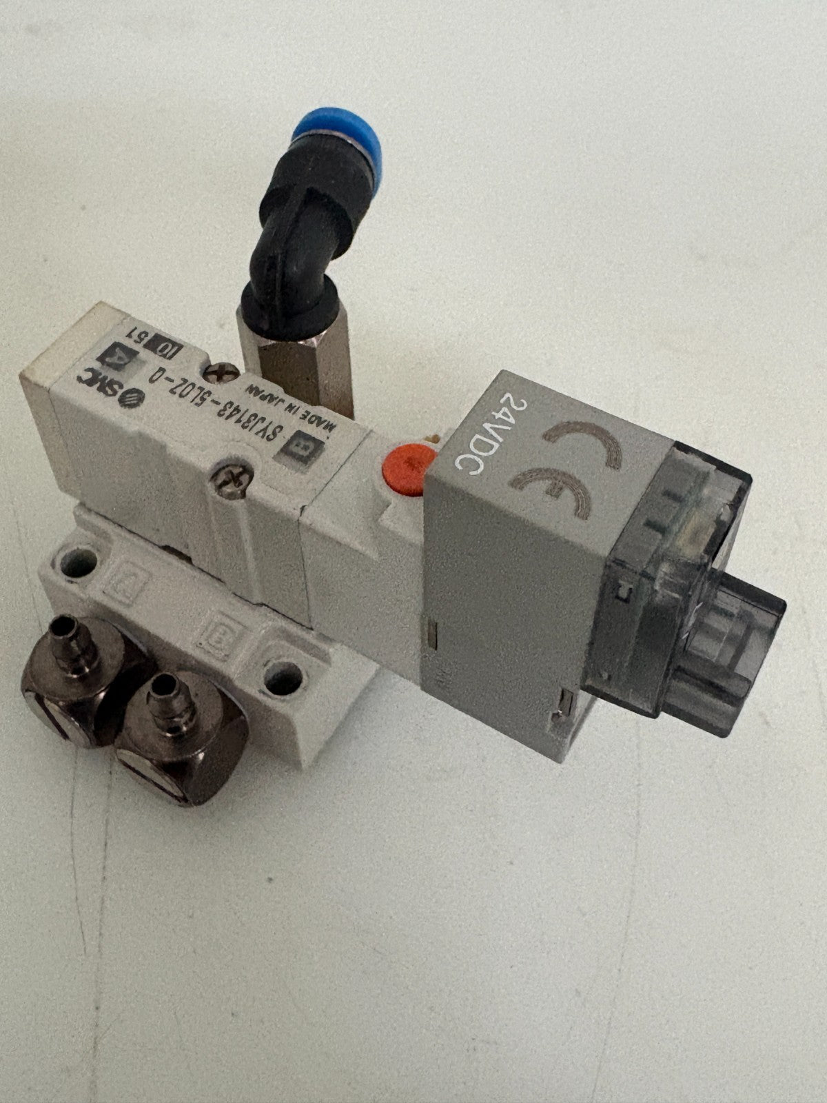 SMC SOLENOID VALVE SYJ3143-5LOZ-Q W/BASE AND FITTING1
