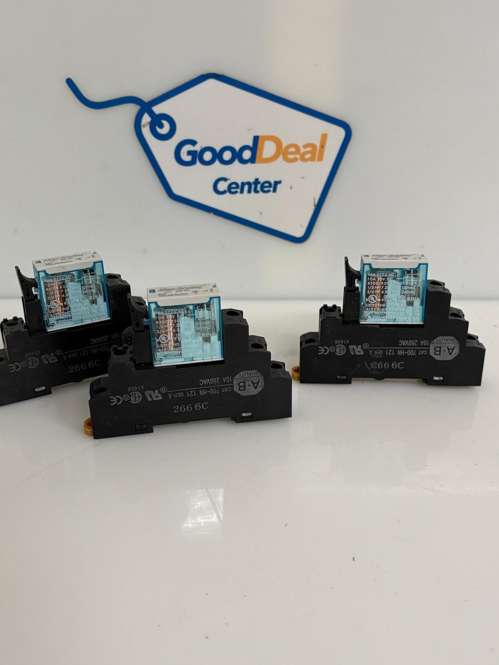 ALLEN BRADLEY RELAY 700-HK36Z24 W/700-HN 121 BASE0