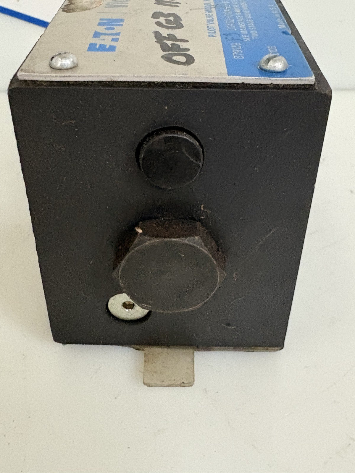 EATON VICKERS PILOT VALVE DG4S2-012A-B-60