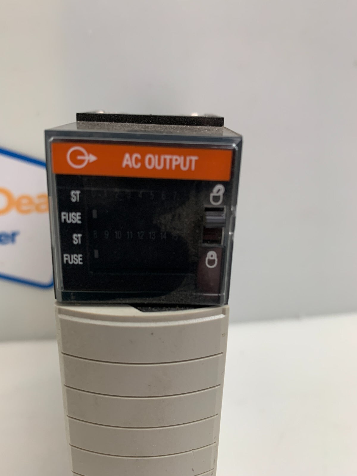 ALLEN BRADLEY / Logix   1756-OA16/A  PLC Module  E01