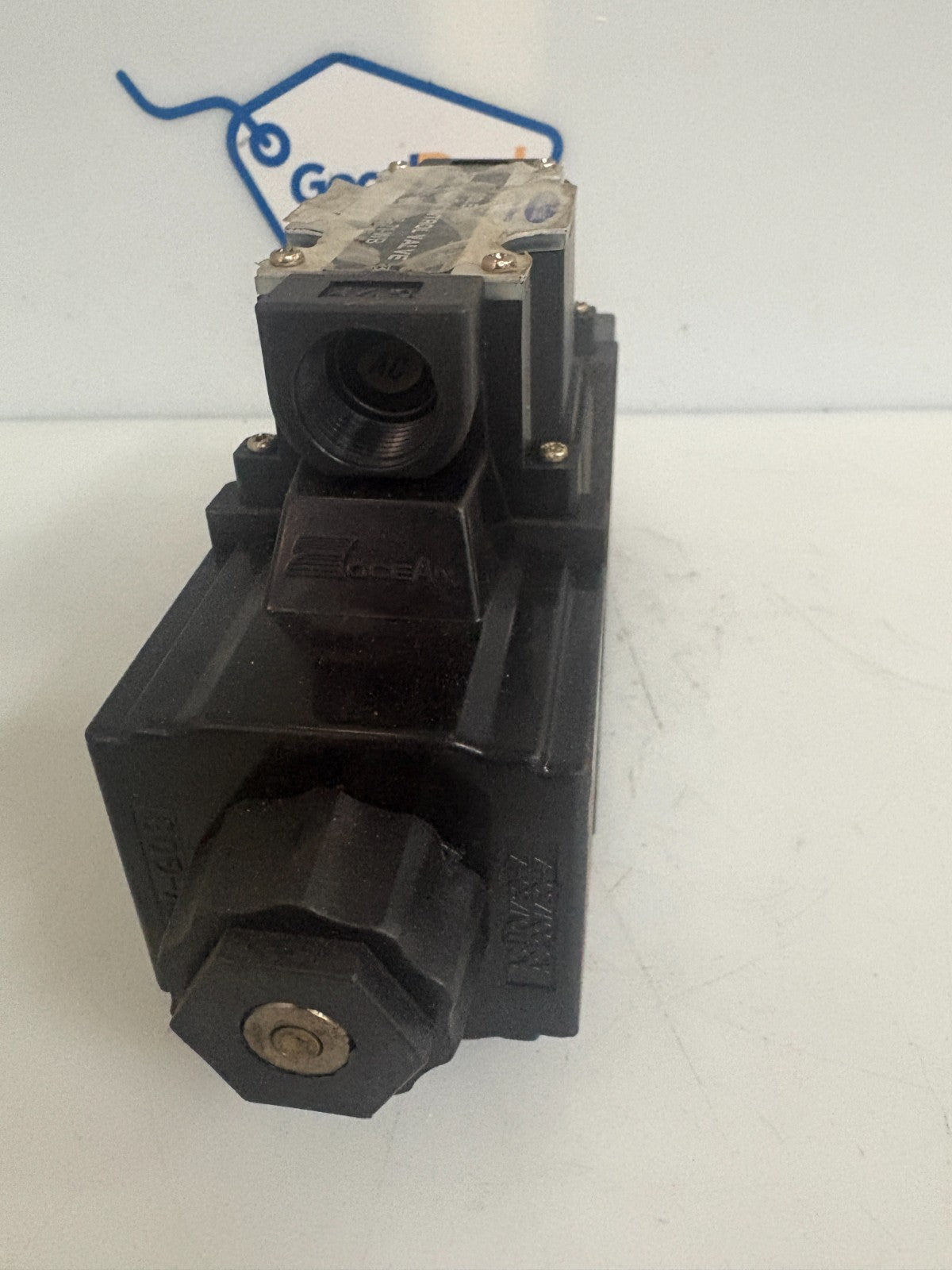 INTERNATIONAL SOLENOID DIRECTIONAL CONTROL VALVE DG-05-6C-115VAC-71-WB2