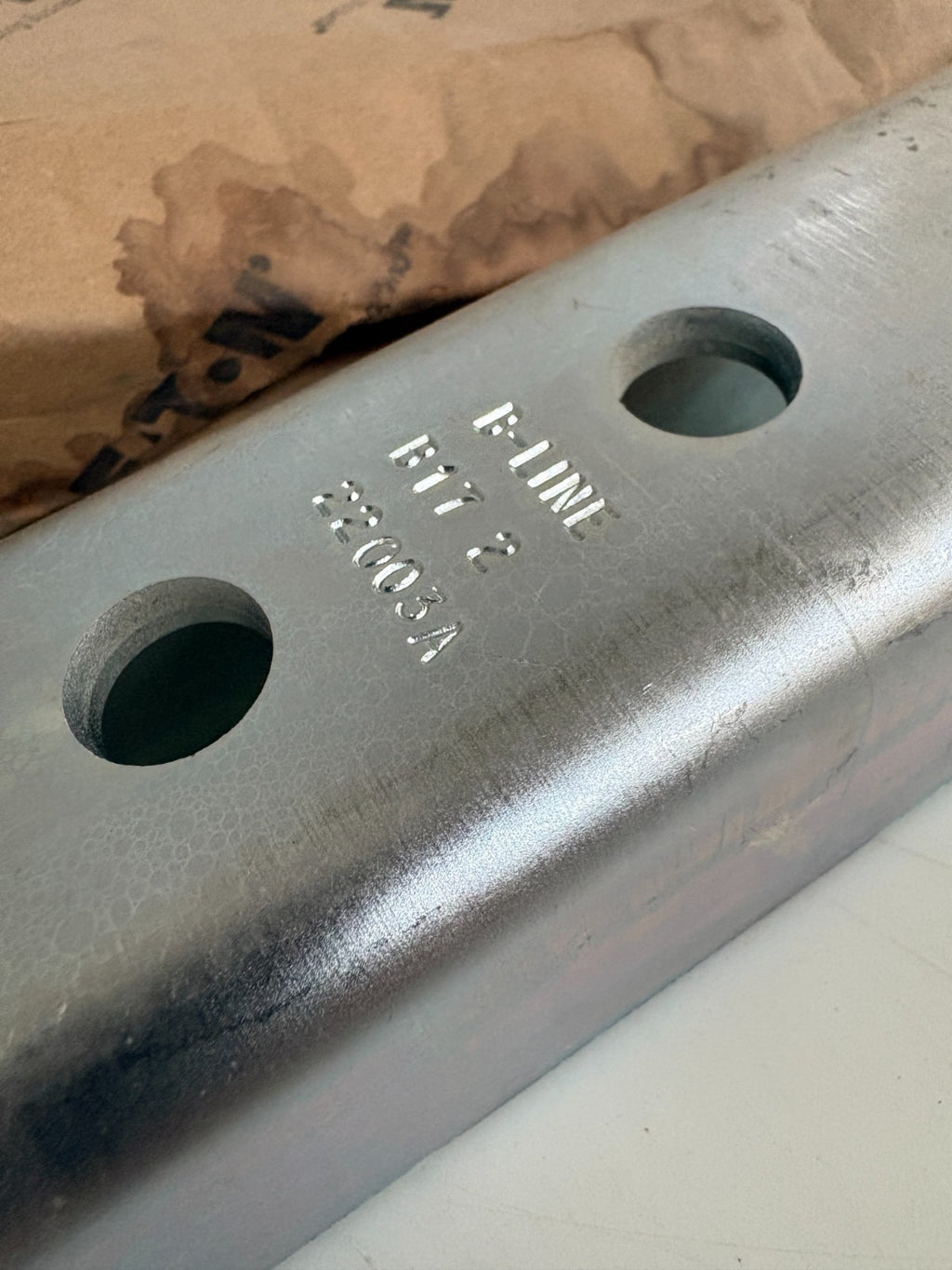 LOT OF 4 EATON B LINE ZINC PLATED CLOVIS FOR B22 OR B5 B172ZN1