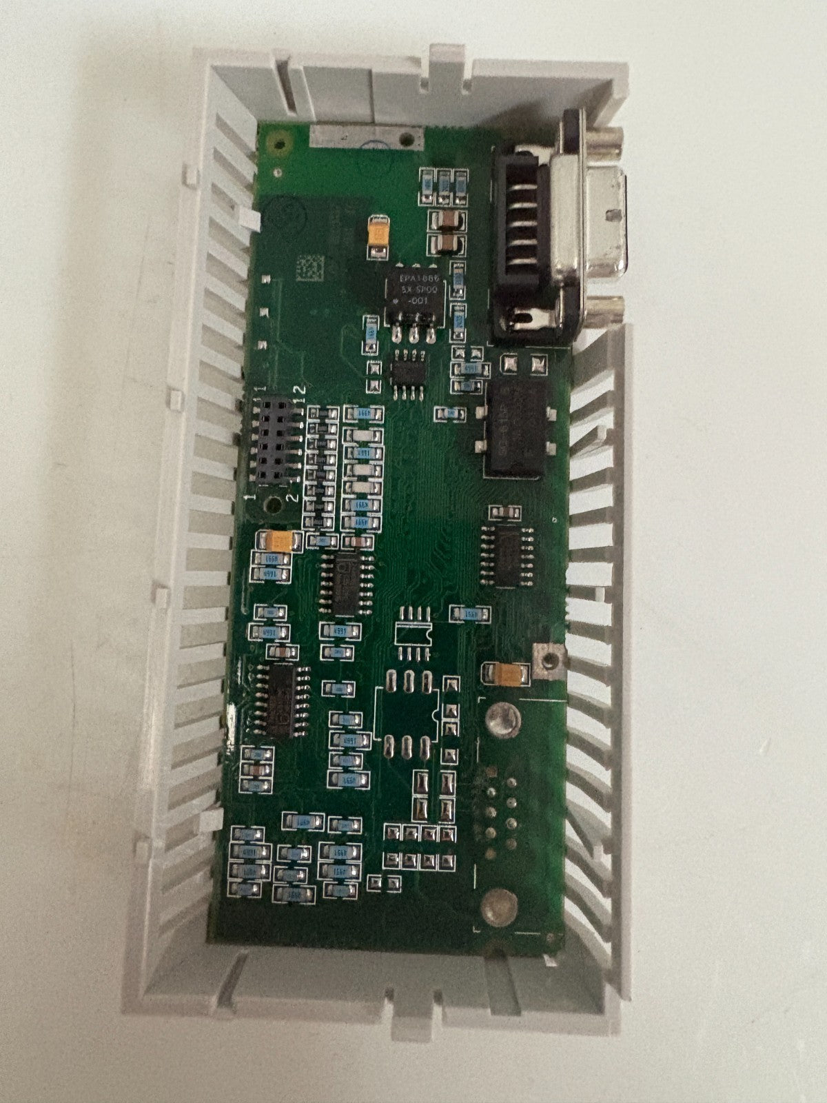 SCHNEIDER MODICON TSX MOMENTUM ANALOG IN-4 CH OUT-2 CH 170 AMM 090 002