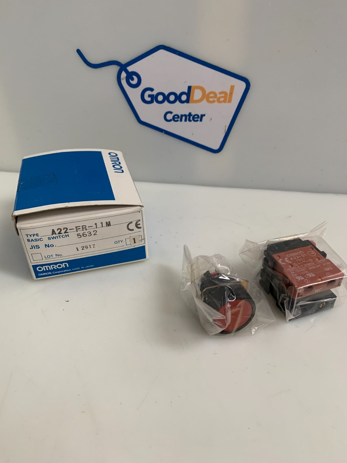OMRON A22-FR-11M PUSH BUTTON SWITCH A22-FR-11M