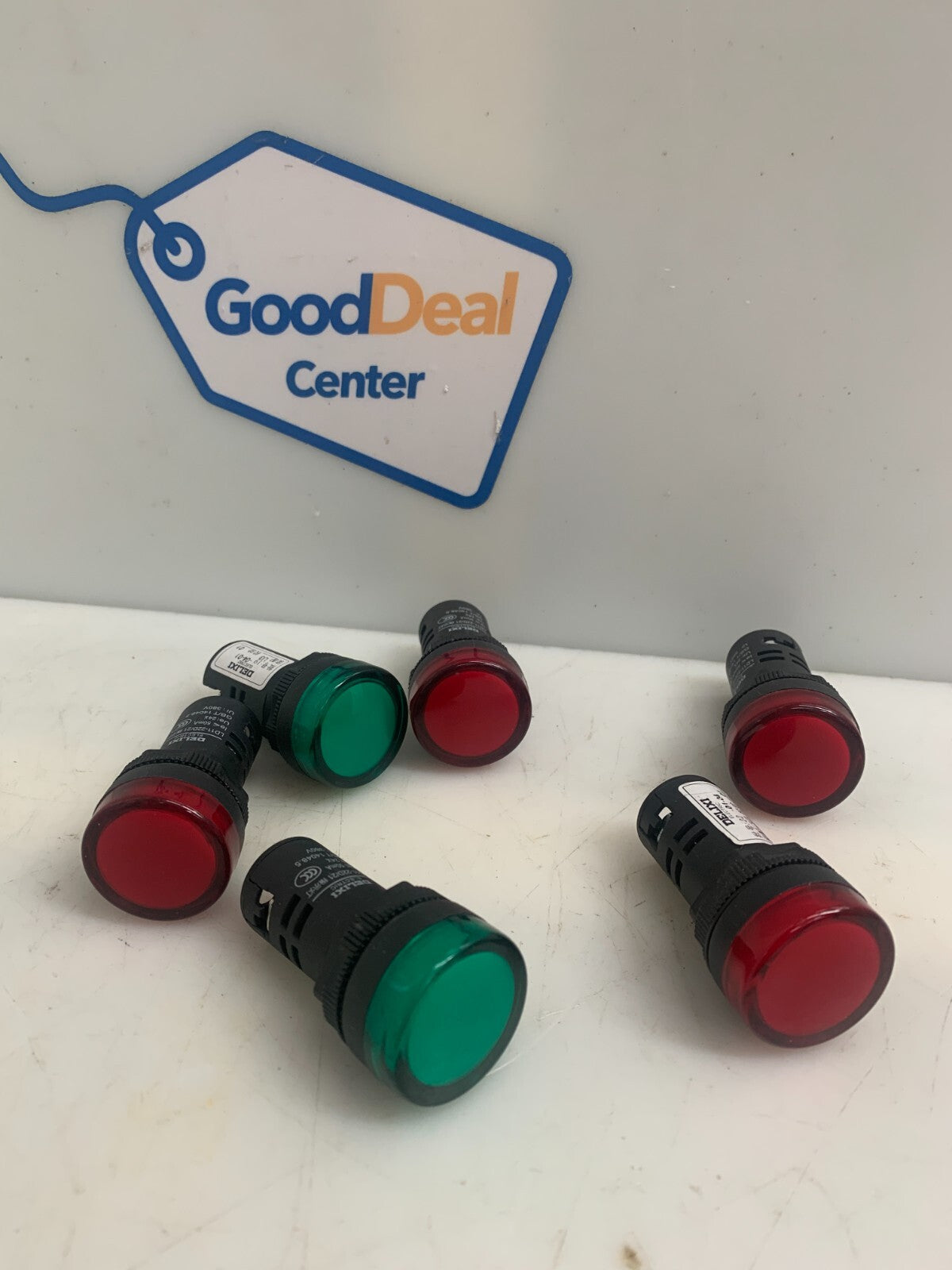 Lot of 6 Delixi LD11/22D/21 4 x Red 2 x Green Buttons