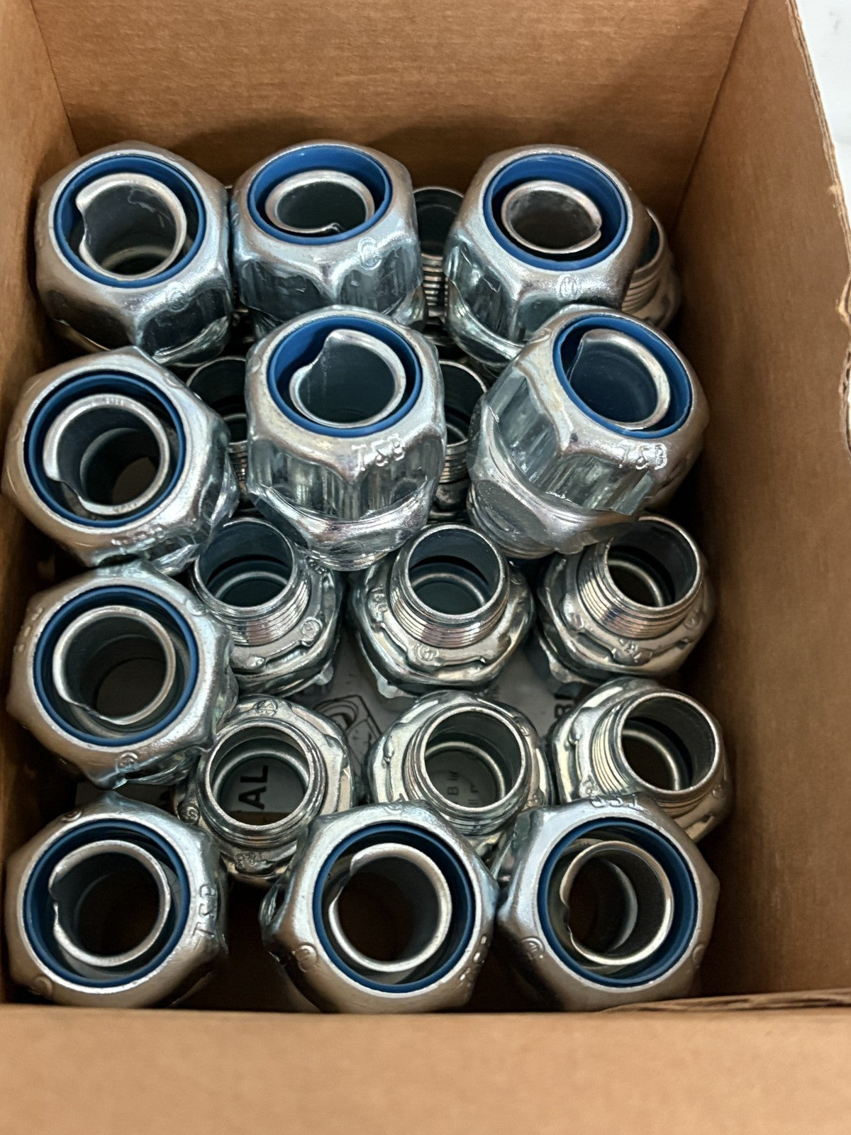LOT OF 22 THOMAS & BETTS 1/2" LIQUID TIGHT STRAIGHT CONDUIT CONNECTOR #5232