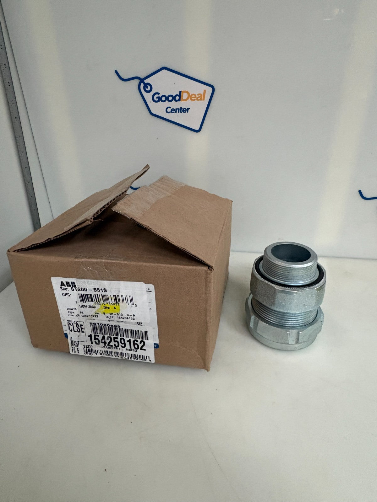 ABB THOMAS & BETTS 2" TECK STAR CABLE FITTING #ST200-551S 4 IN BOX0
