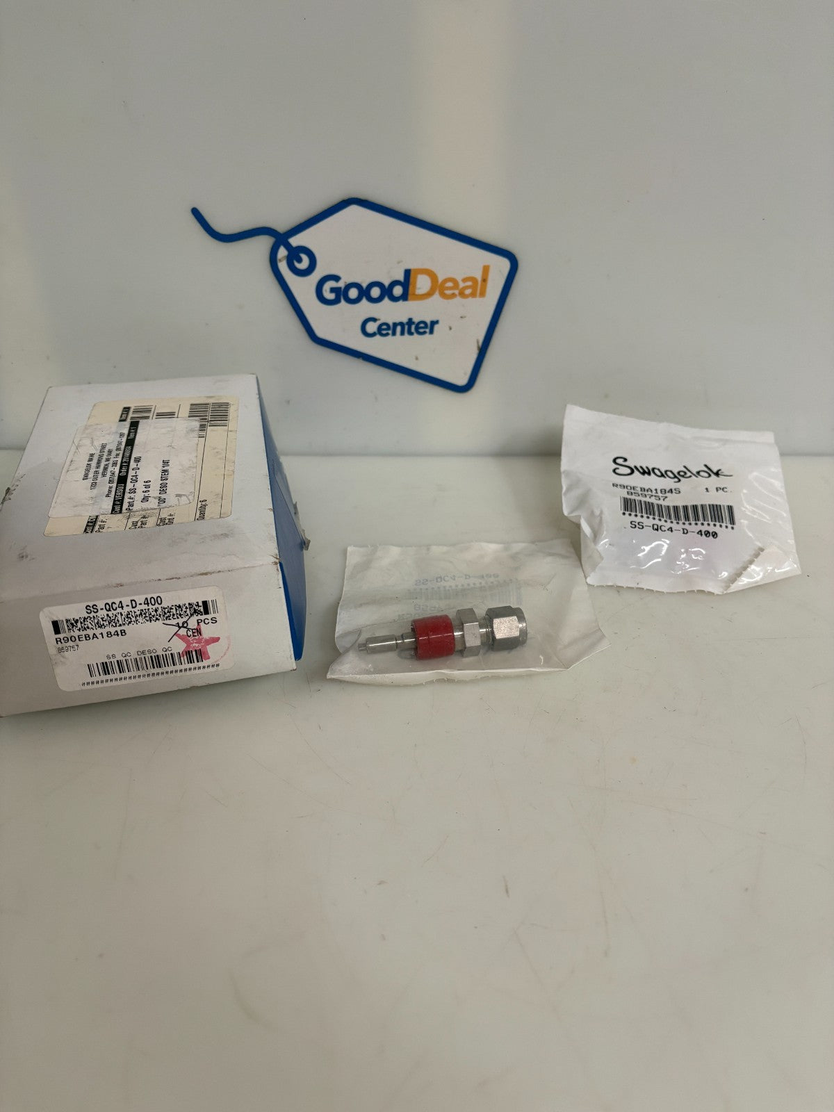 LOT OF 2 SWAGELOK QUICK CONNECT SS-QC4-D-400