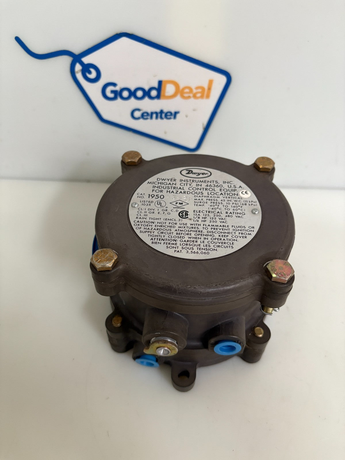 DWYER EXPLOSION PROOF DIFFERENTIAL PRESSURE SWITCH 1950-5-2F