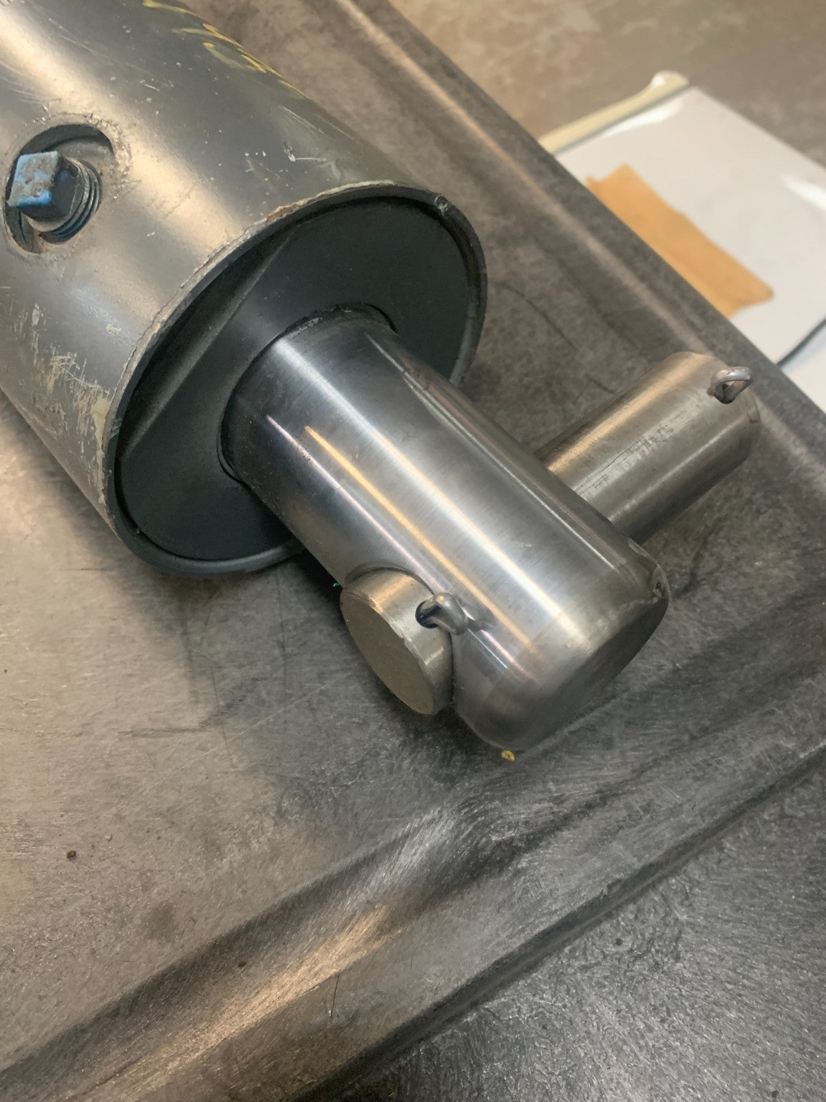TRIONEX EAGLE RITE HITE MAIN CYLINDER #01311 4" BORE 20" STROKE