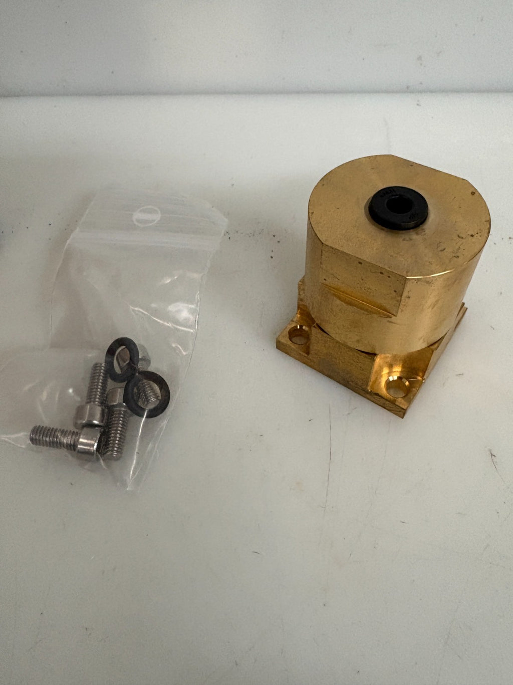 LOW PRESSURE PNEUMATIC VALVE 135000573