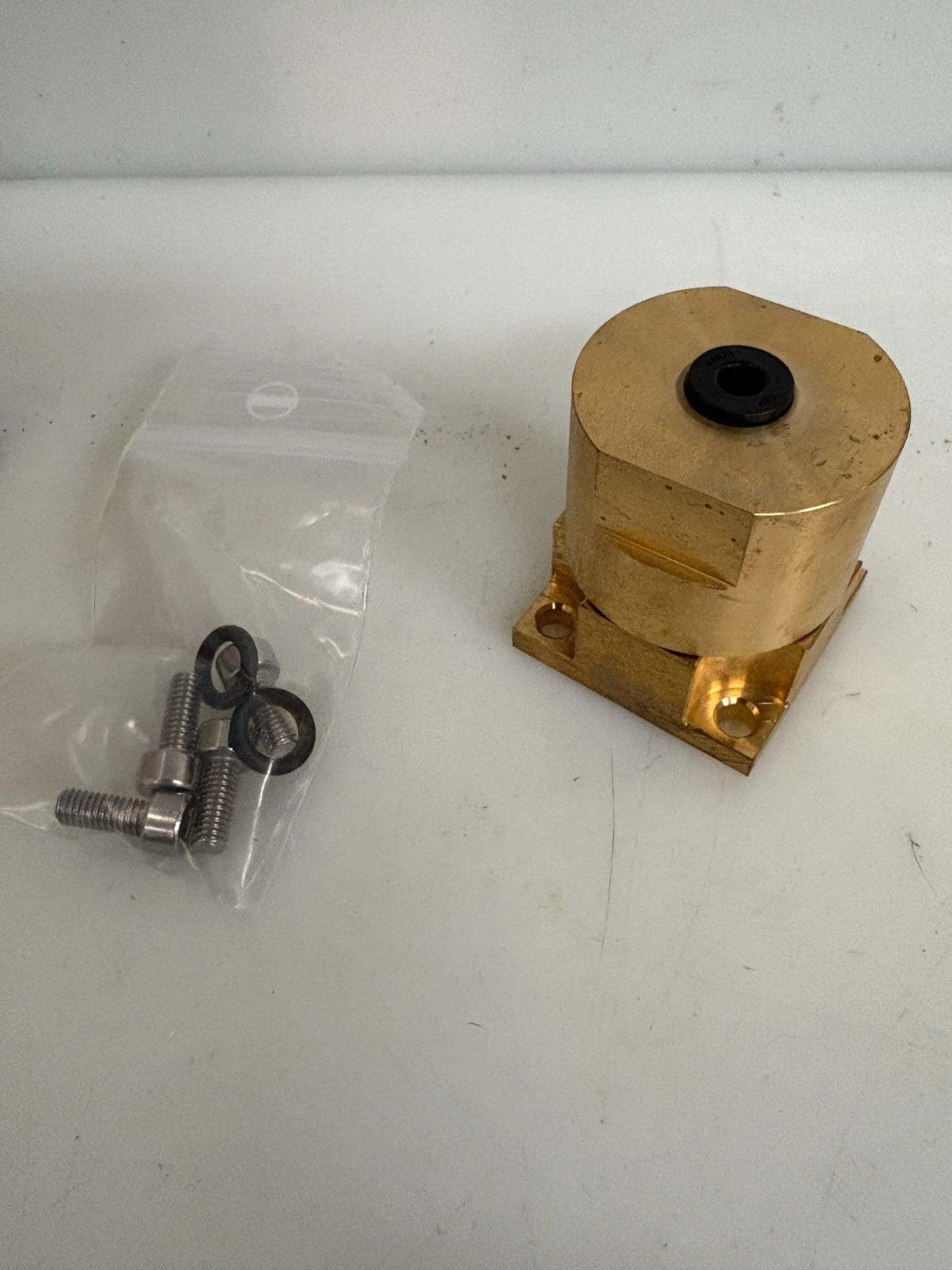 LOW PRESSURE PNEUMATIC VALVE 135000573