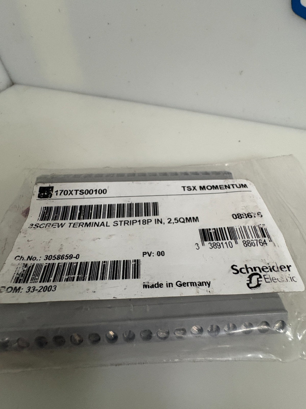 LOT OF 3 SCHNEIDER 3 SCREEN TERMINAL STRIP #170XT6001002