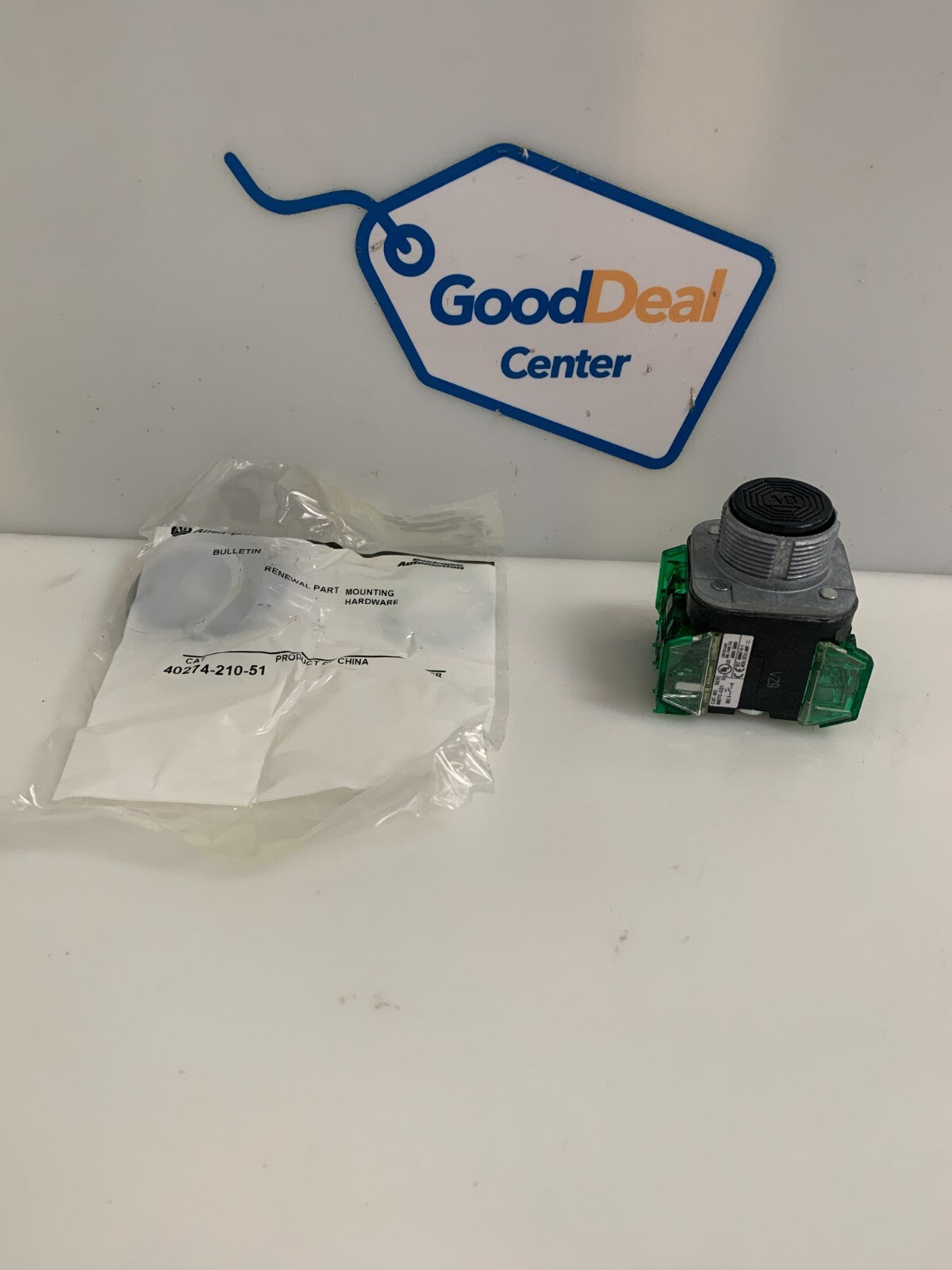 ALLEN BRADLEY BLACK PUSH BUTTON0