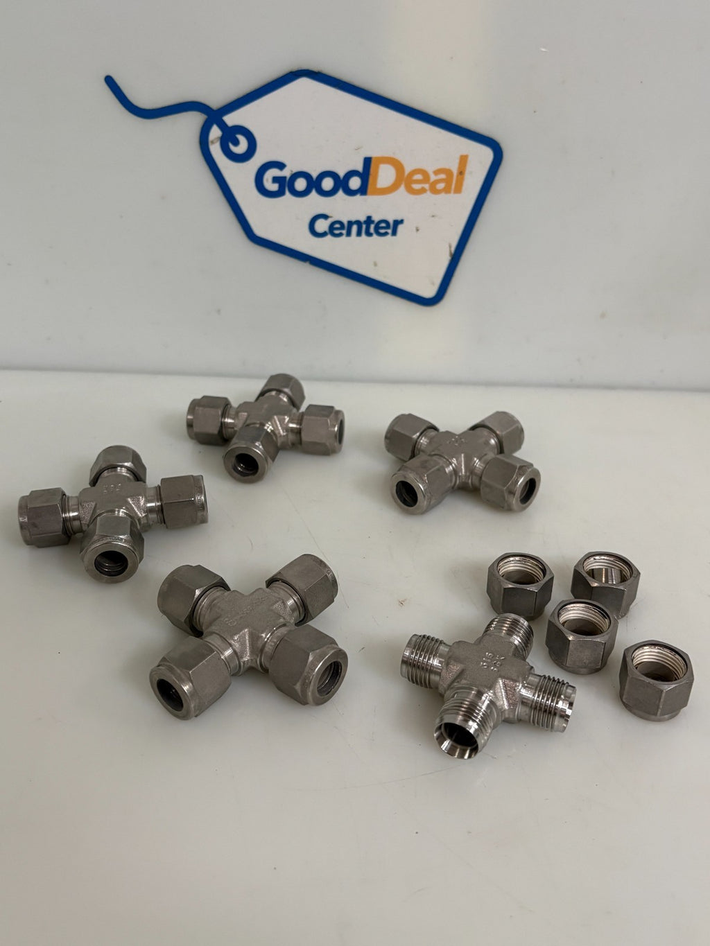 LOT OF 5 SWAGELOK S STEEL CROSS TUBE 3/8X3/8X3/8X3/8 316 SGX