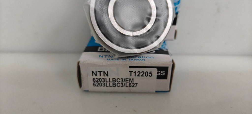 NTN BEARING MIX LOT 2XT12206 6305LLBC3/EM AND 2X T12205 6203LLBC3/EM2