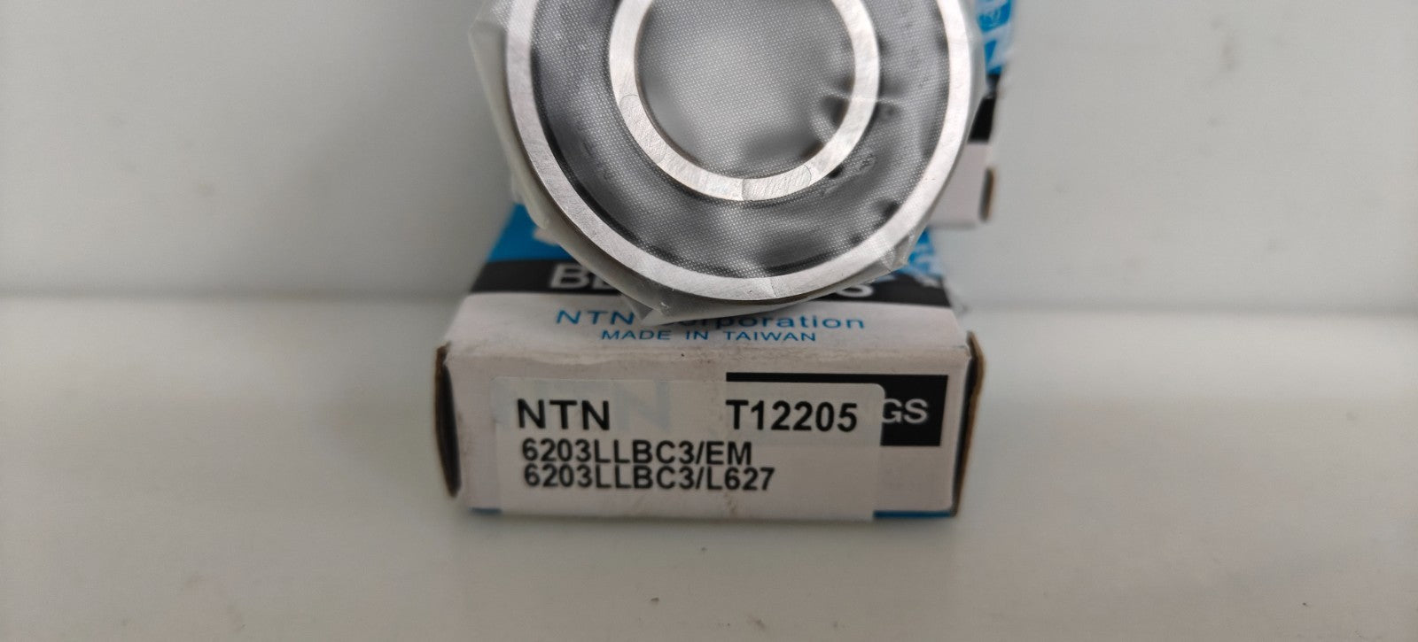 NTN BEARING MIX LOT 2XT12206 6305LLBC3/EM AND 2X T12205 6203LLBC3/EM2