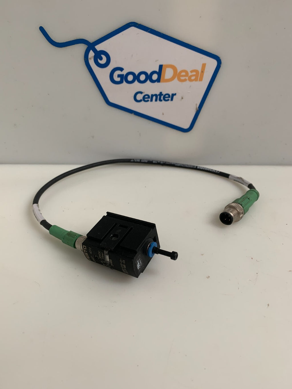 FESTO  SDE5-V1-O1-Q4-P-M8  Pressure Switch  5290270