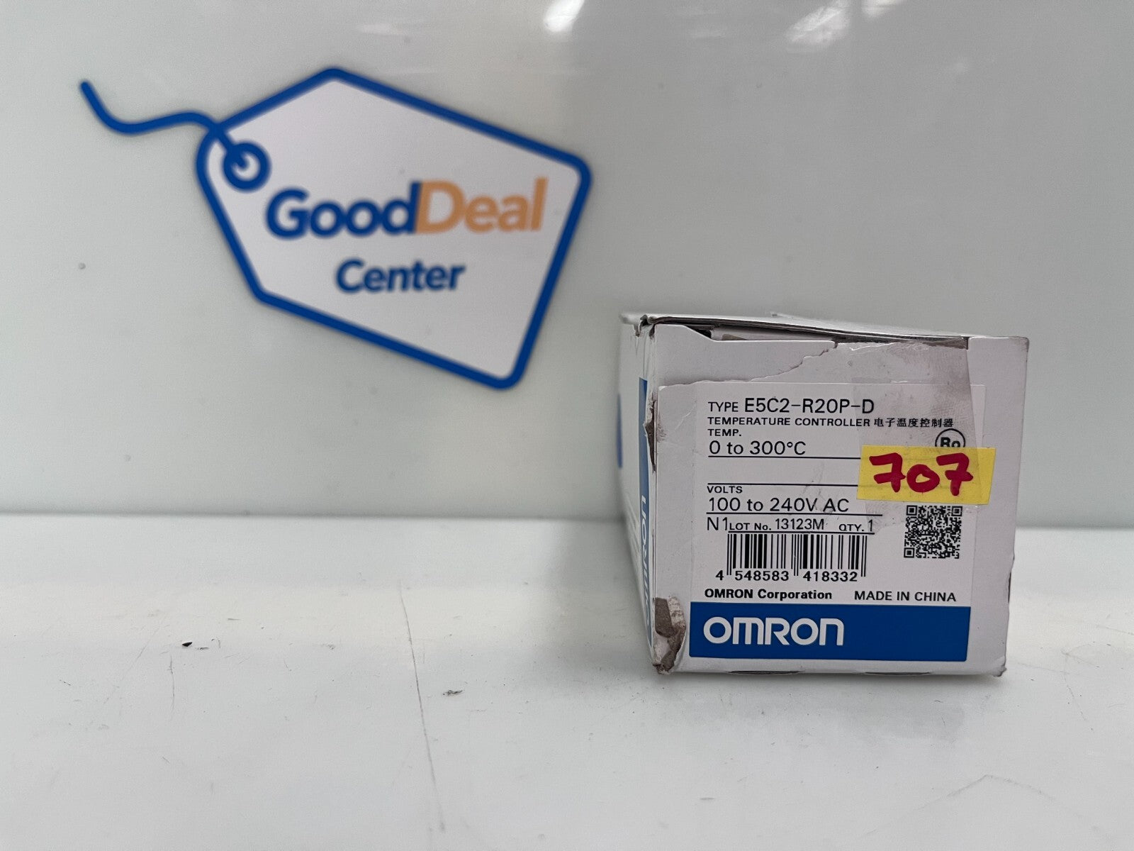 Omron E5C2-R20P-D Temperature Controller
