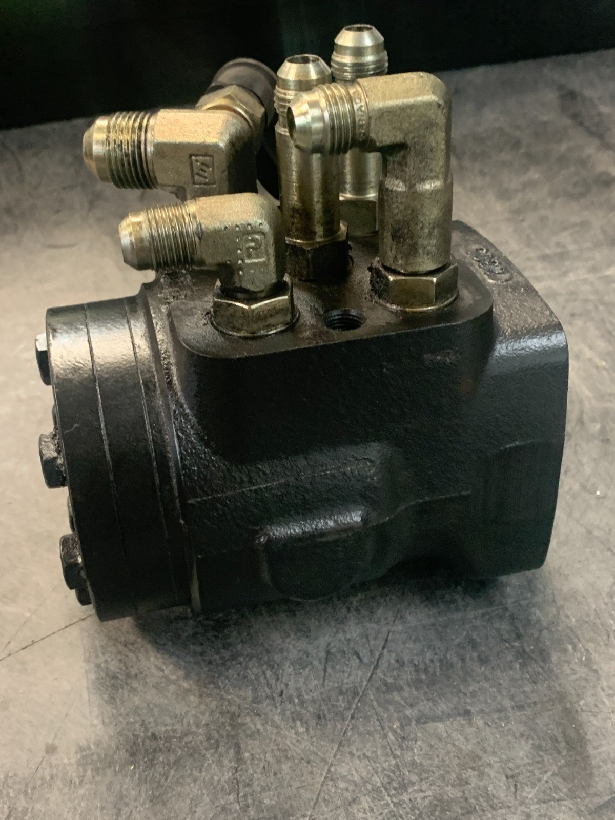 CHAR-LYNN HYDRAULIC MOTOR 241-5027-002