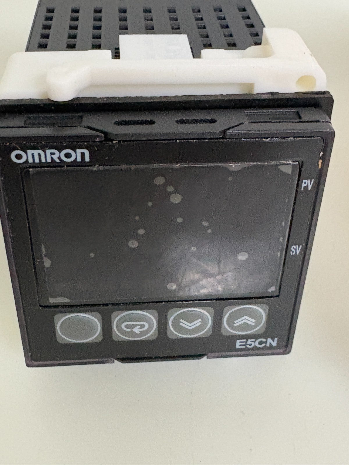 OMRON TEMPERATURE CONTROLLER E5CN-R2MT-500