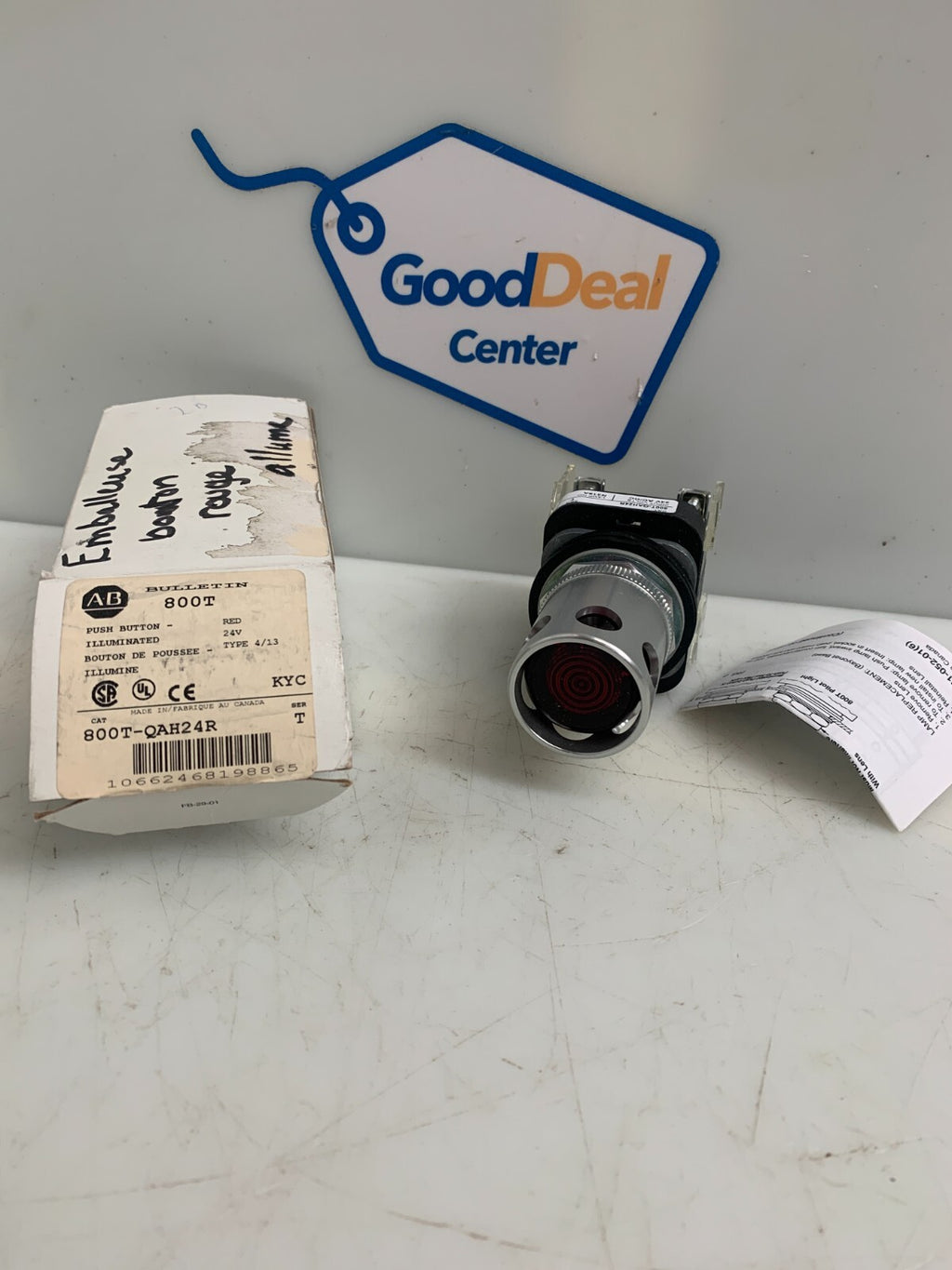 ALLEN BRADLEY  Illuminated Red Push Button  800T-QAH24R0