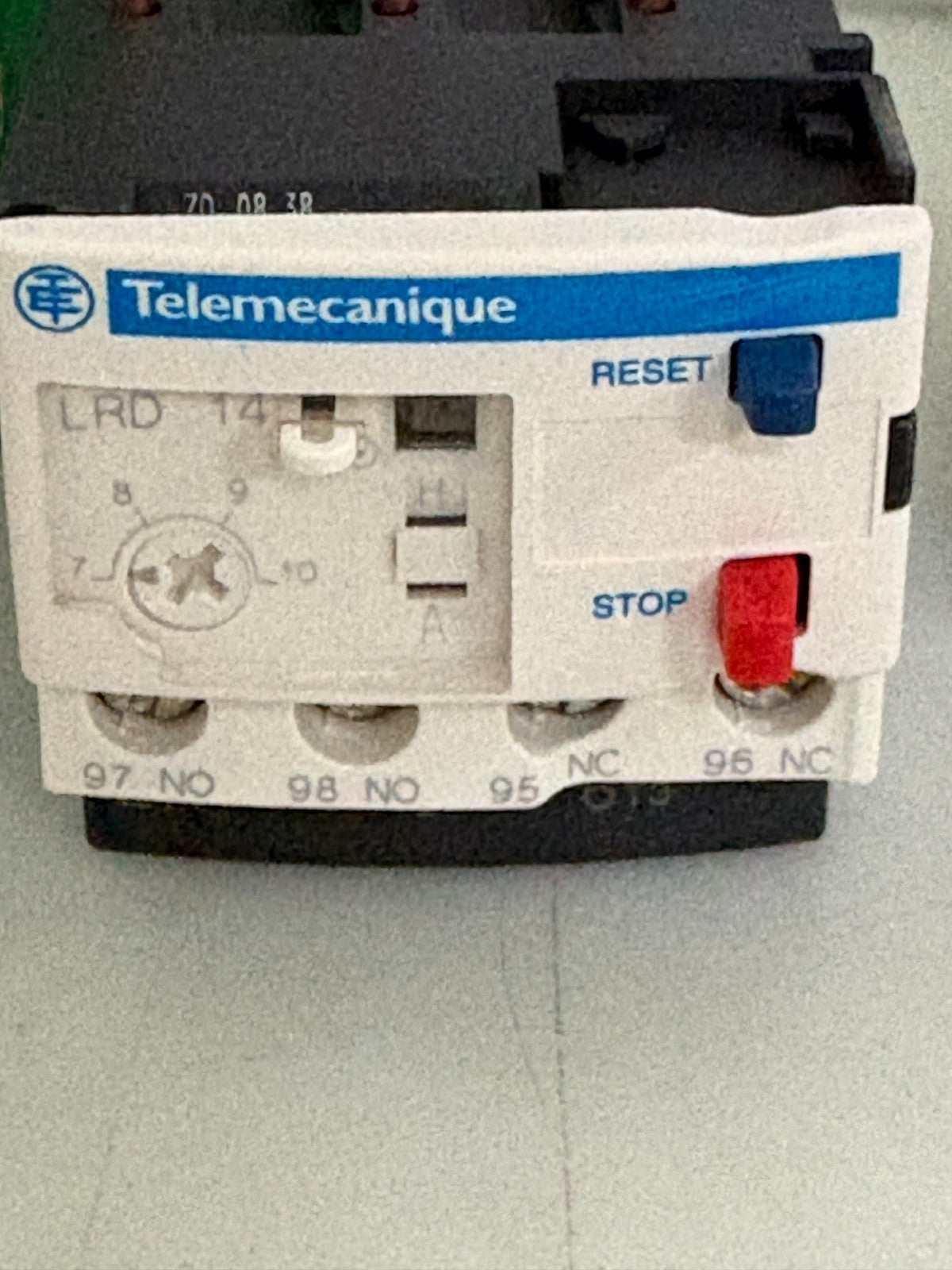 LOT OF 2 TELEMECANIQUE OVERLOAD RELAY LRD141