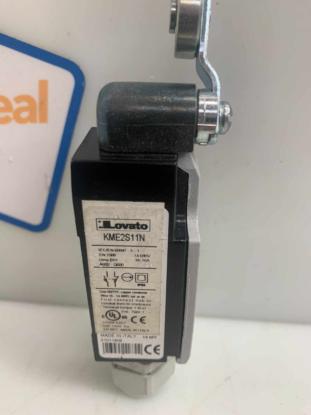 Lot of 2 Lovato Limit Switch KME2S11N
