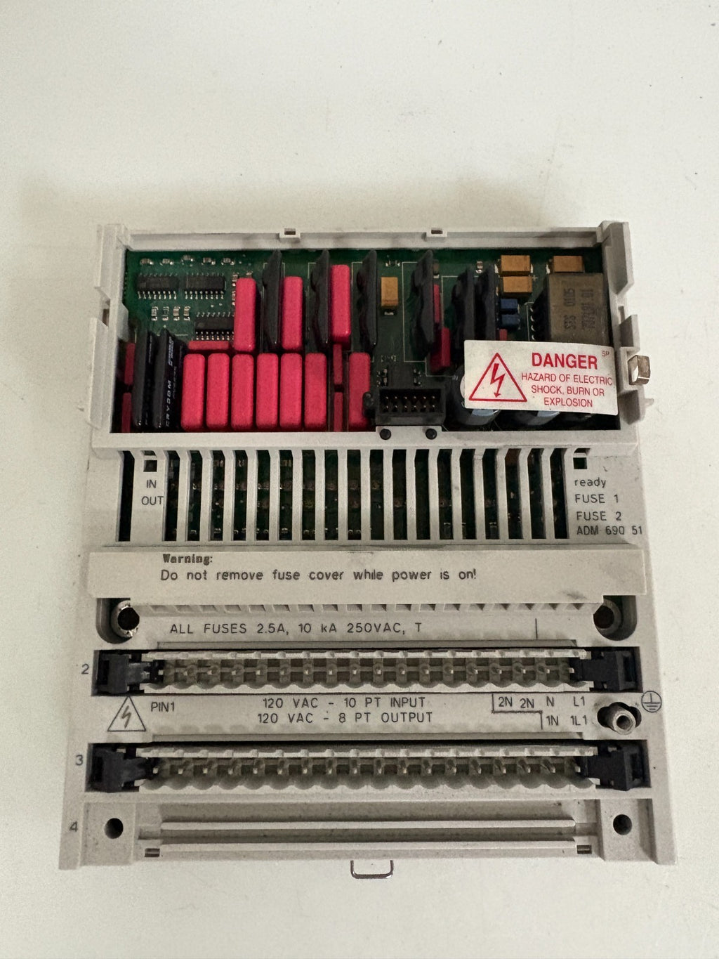 SCHNEIDER TSX MOMENTUM I/O BASE 10PT IN/8 PT OUT 170 ADM 690 51