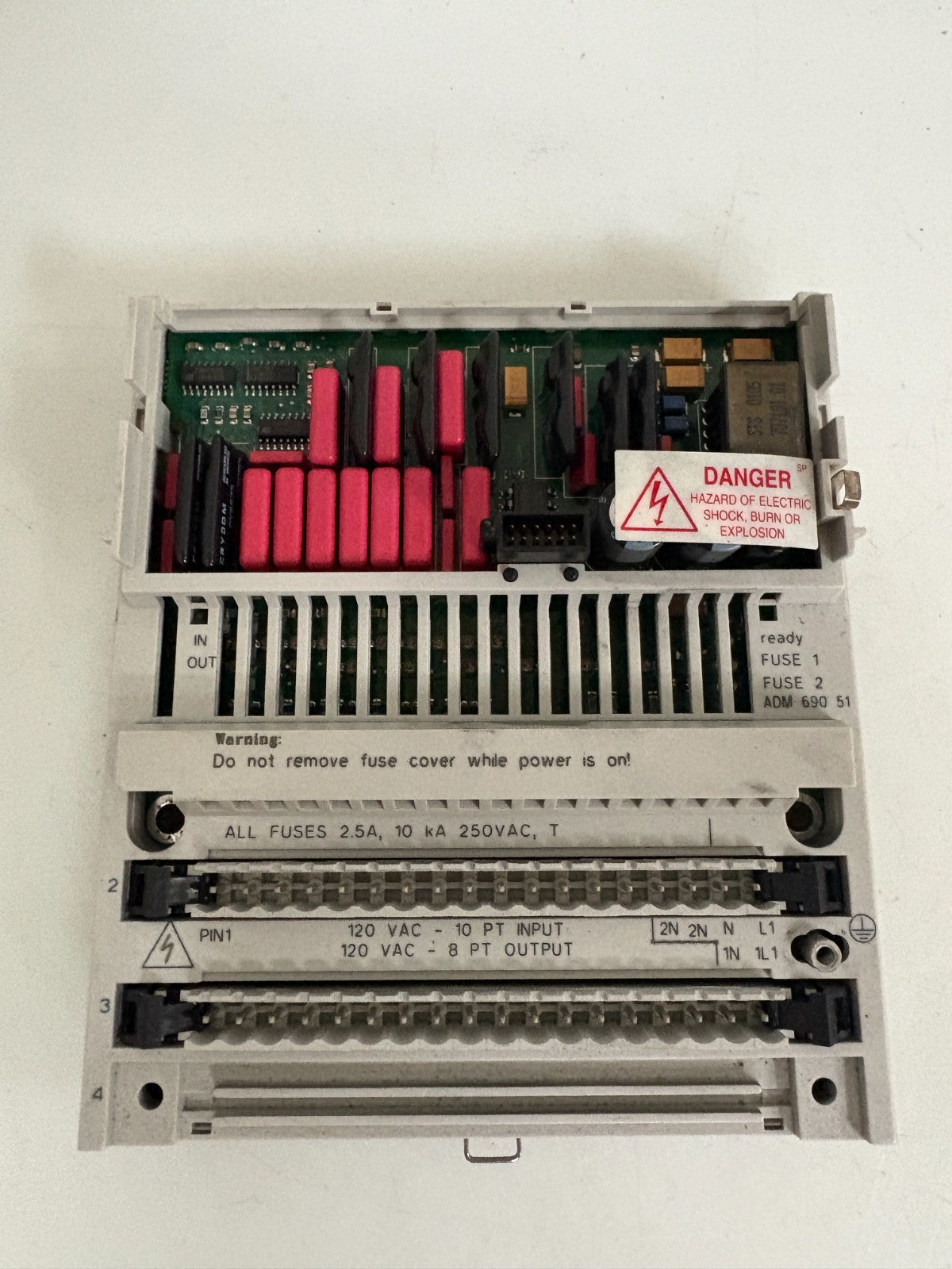 SCHNEIDER TSX MOMENTUM I/O BASE 10PT IN/8 PT OUT 170 ADM 690 51