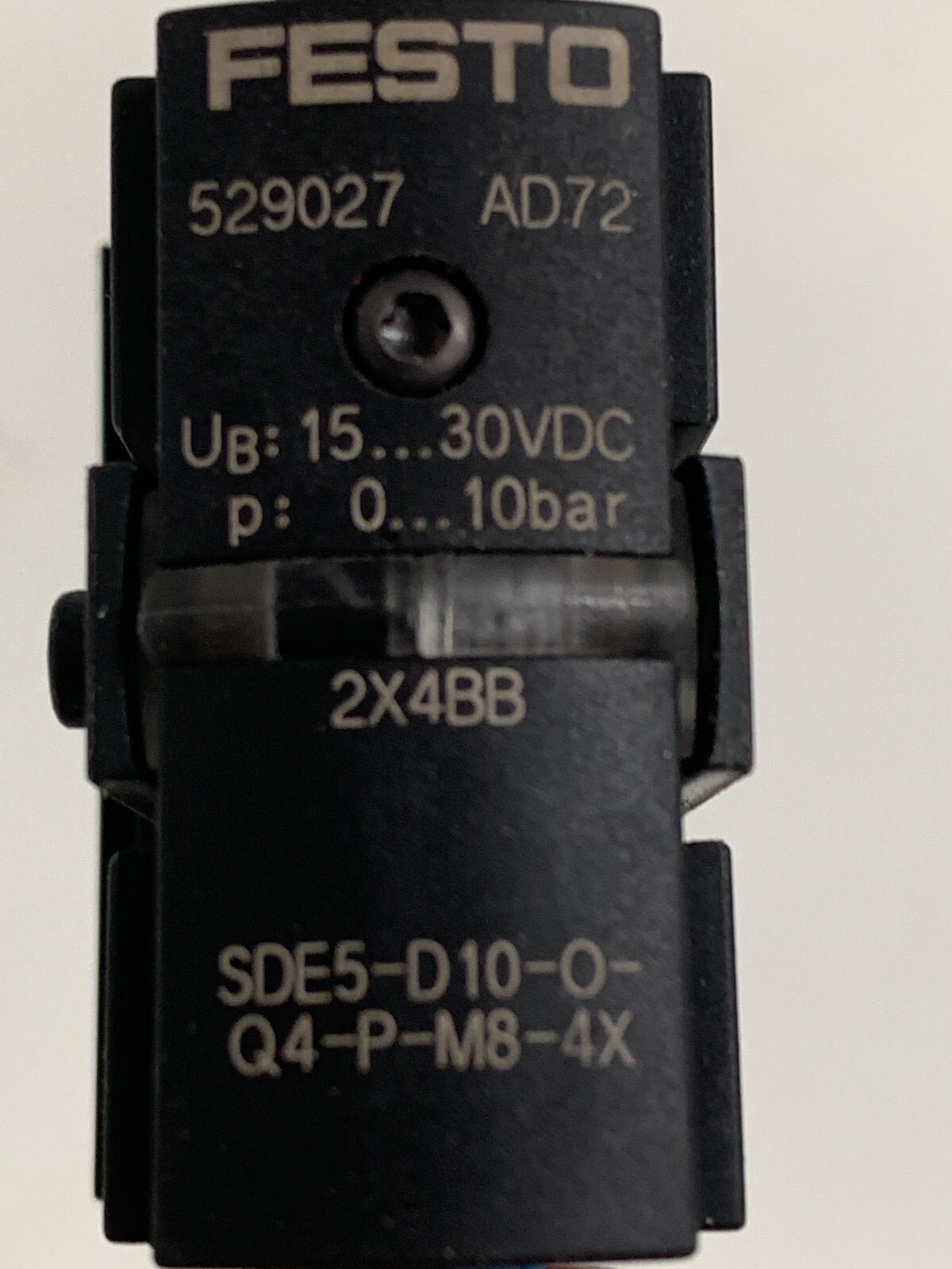 FESTO  SDE5-V1-O1-Q4-P-M8  Pressure Switch  529027