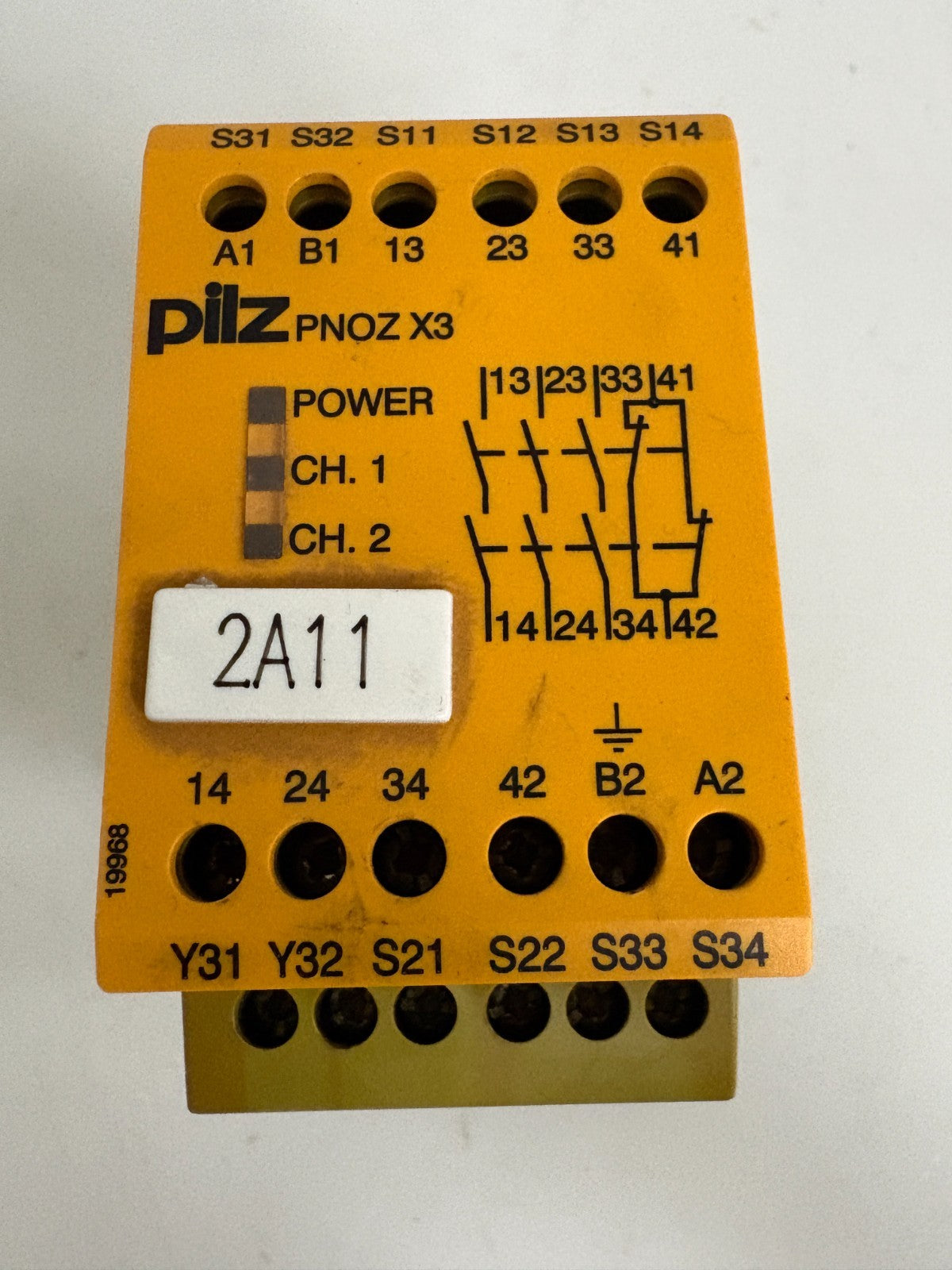 PILZ PNOZ X3 SECURITY RELAY 230VAC 24VAC DC 3 N/O 1NC 1S0