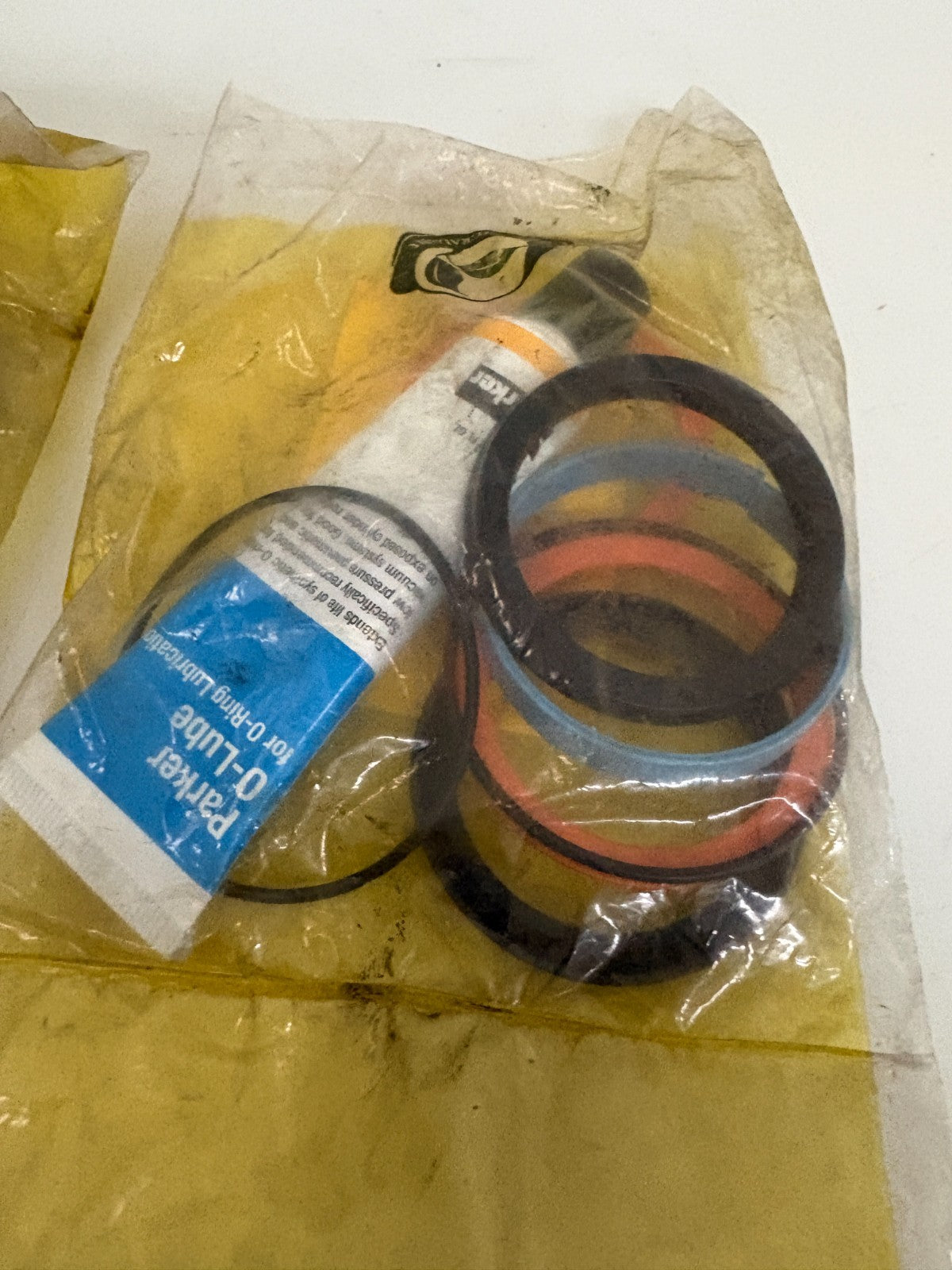 LOT OF 2 PARKER PISTON SEAL KIT RPH-PK2002MA011