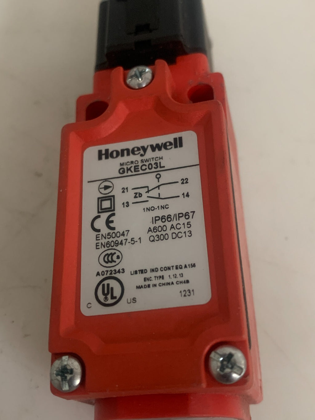 HONEYWELL DUAL ENTRY SAFETY INTERLOCK KEY SWITCH GKEA03L