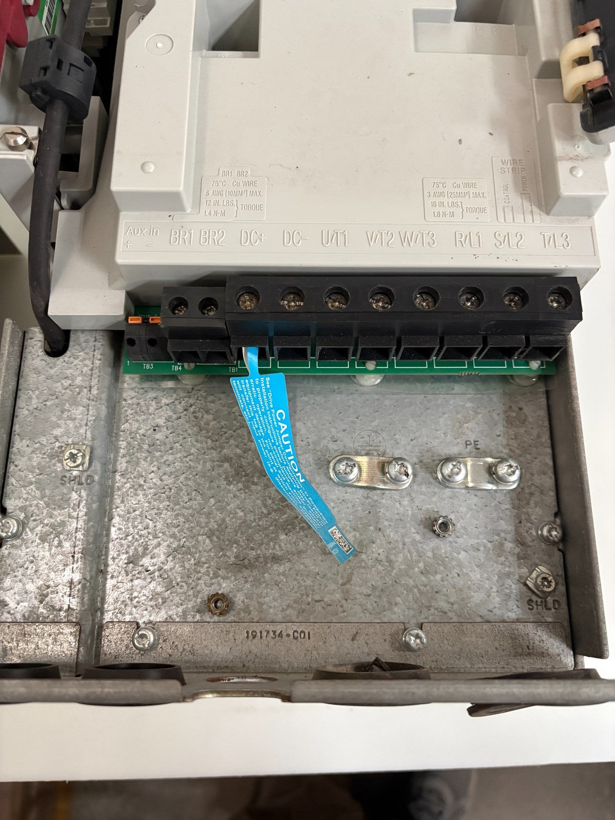 ALLEN BRADLEY POWERFLEX 700 30HP DRIVE 20B D 040 A O AYNANDO