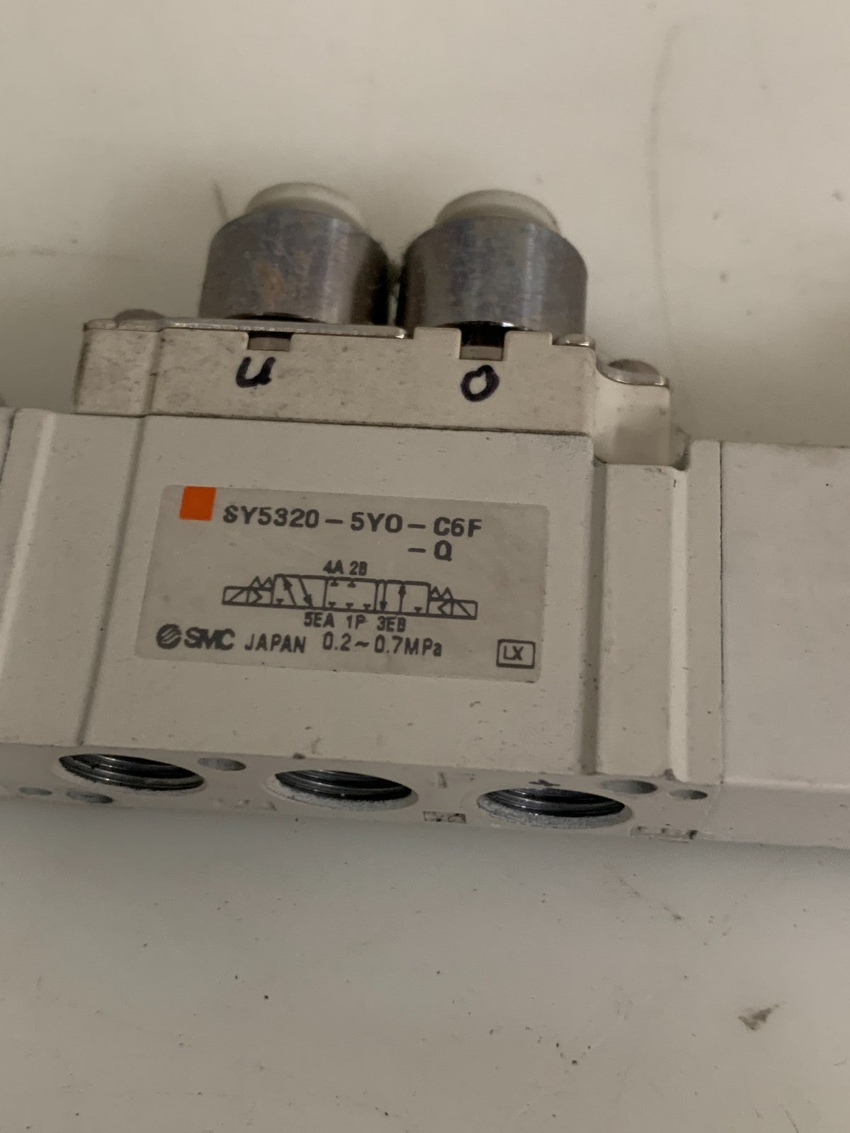 SMC SY5320-5YD-C6F-Q PNEUMATIC SOLENOID VALVE1