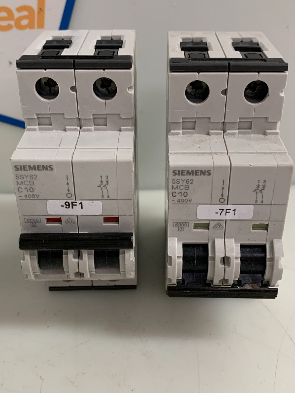 LOT OF 2 SIEMENS CIRCUIT BREAKER 5SY62 MCB C10
