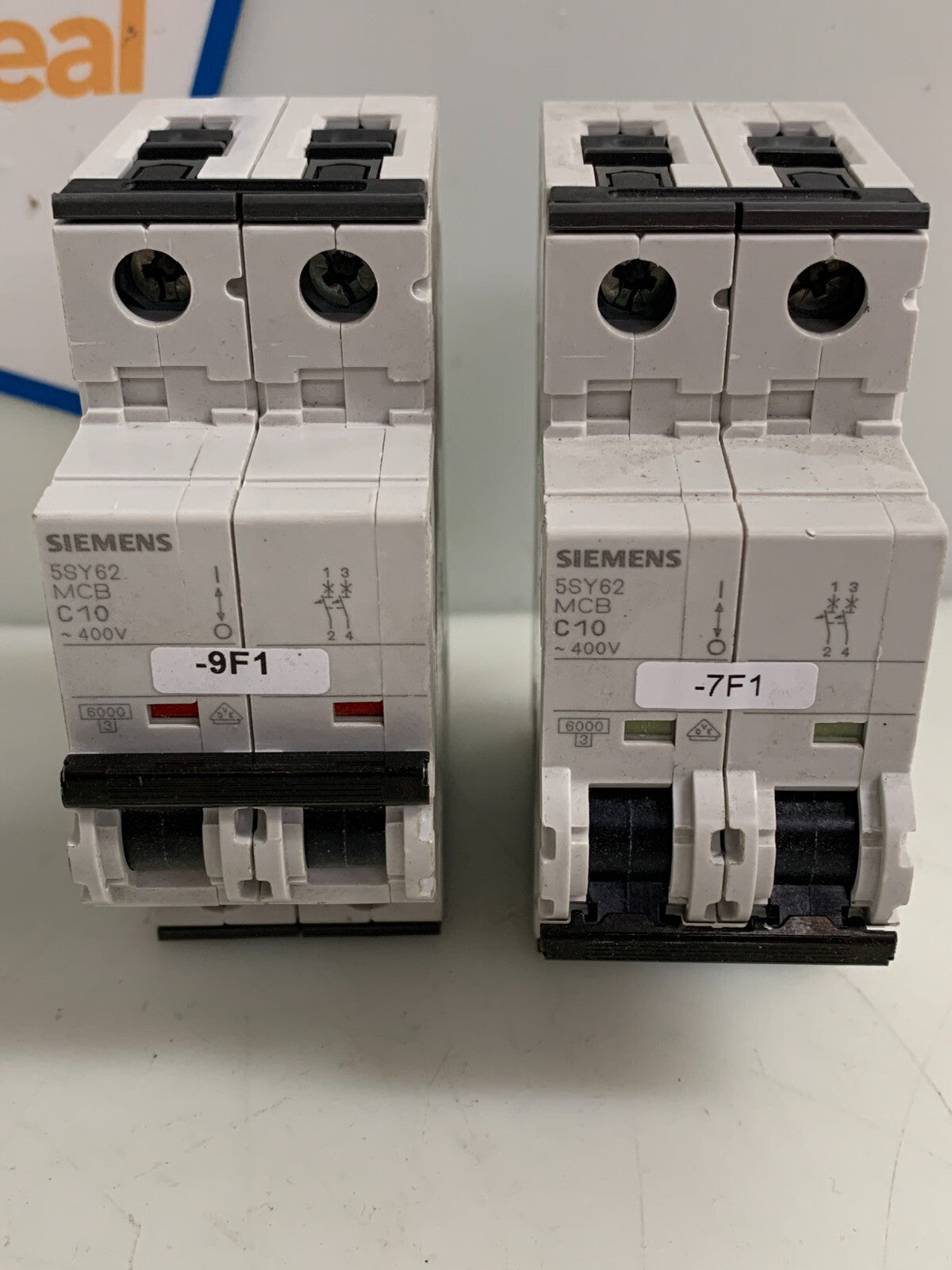 LOT OF 2 SIEMENS CIRCUIT BREAKER 5SY62 MCB C10