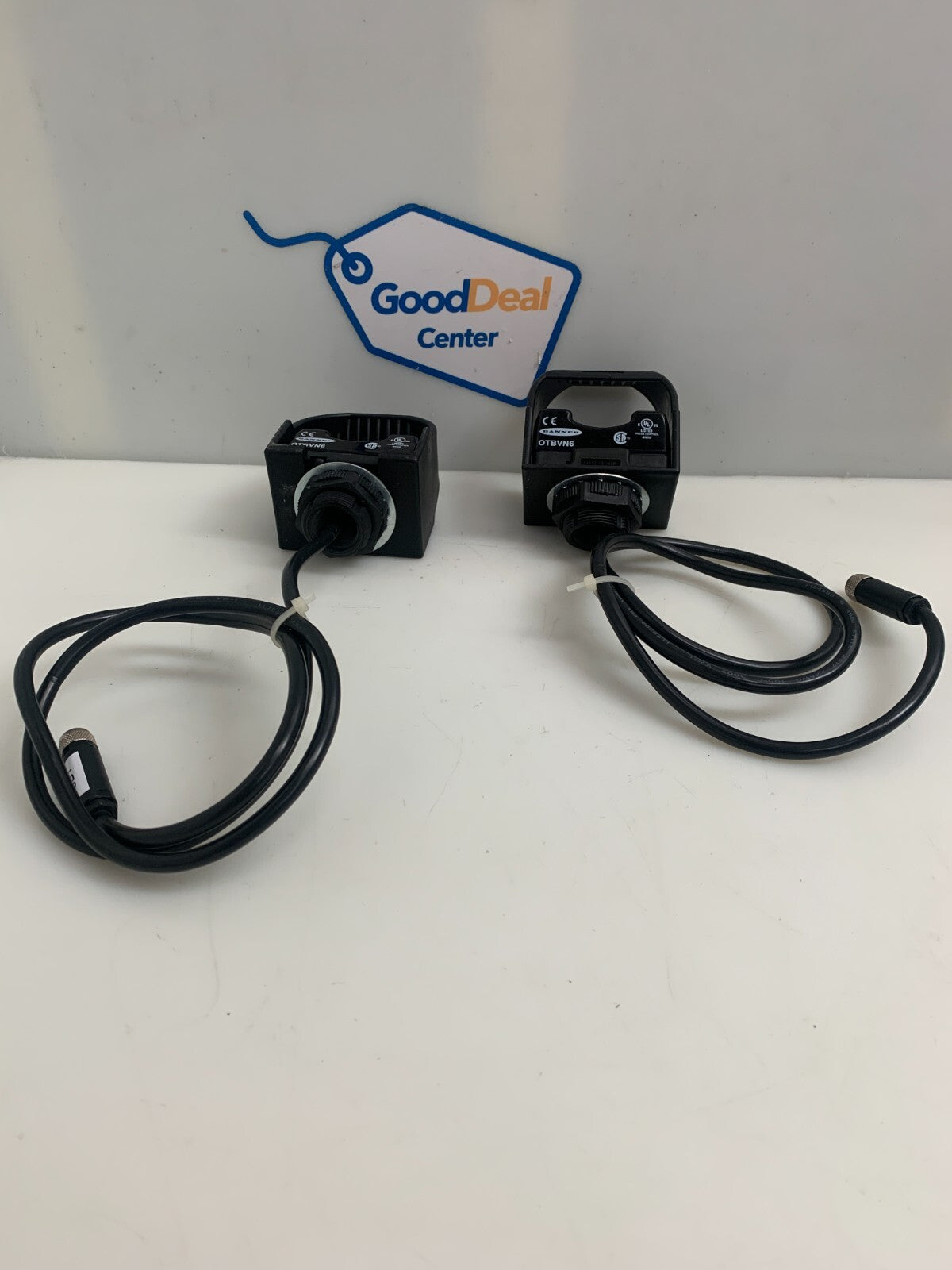 BANNER ENGINEERING Finger Security Switch   OTBVN6  w/Cable  28591   (Lot of 2)