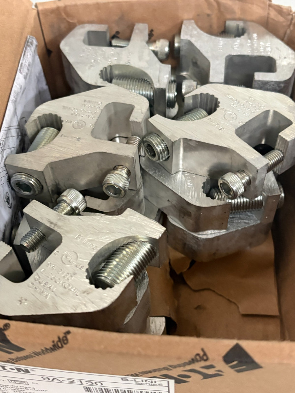 LOT OF 20 BOX EATON GROUNDING CLAMP 9A-21304