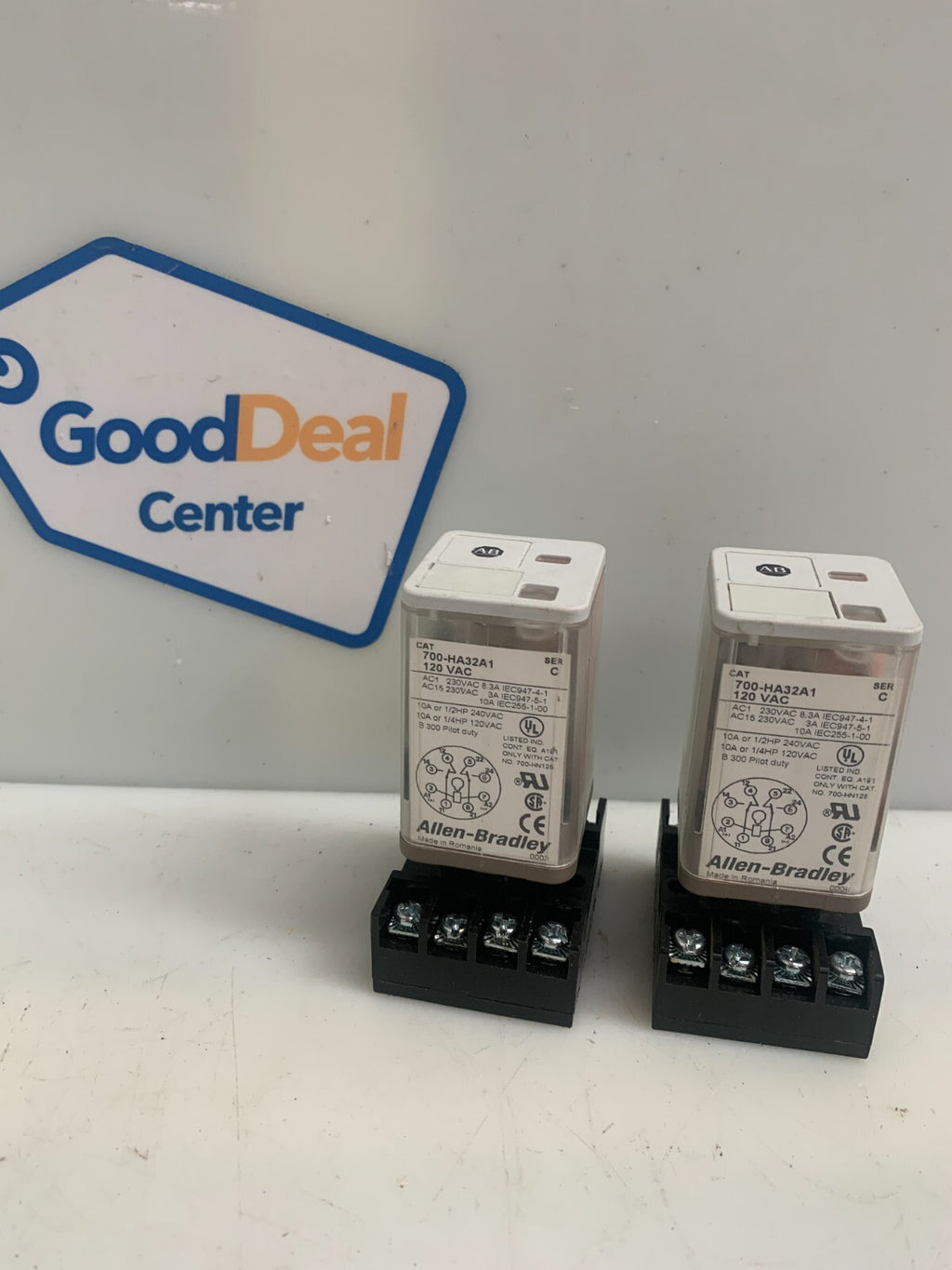 ALLEN BRADLEY  700-HA32AI  Relay Socket  SER C  W/Stand  (Lot of 2)