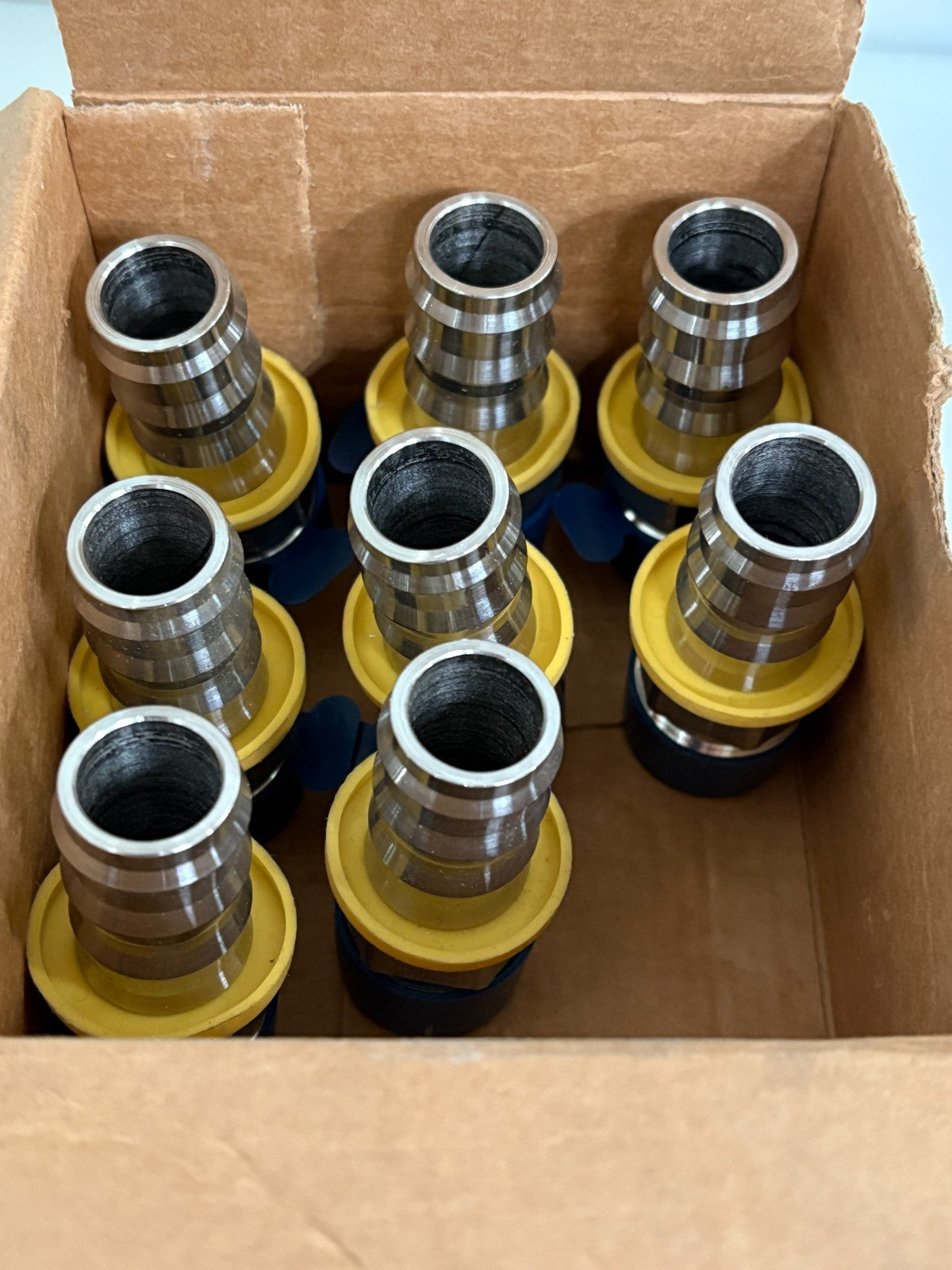 LOT OF 8 PARKER HANNIFIN HYDRAULIC FLUID CONNECTOR 30182-12-12C