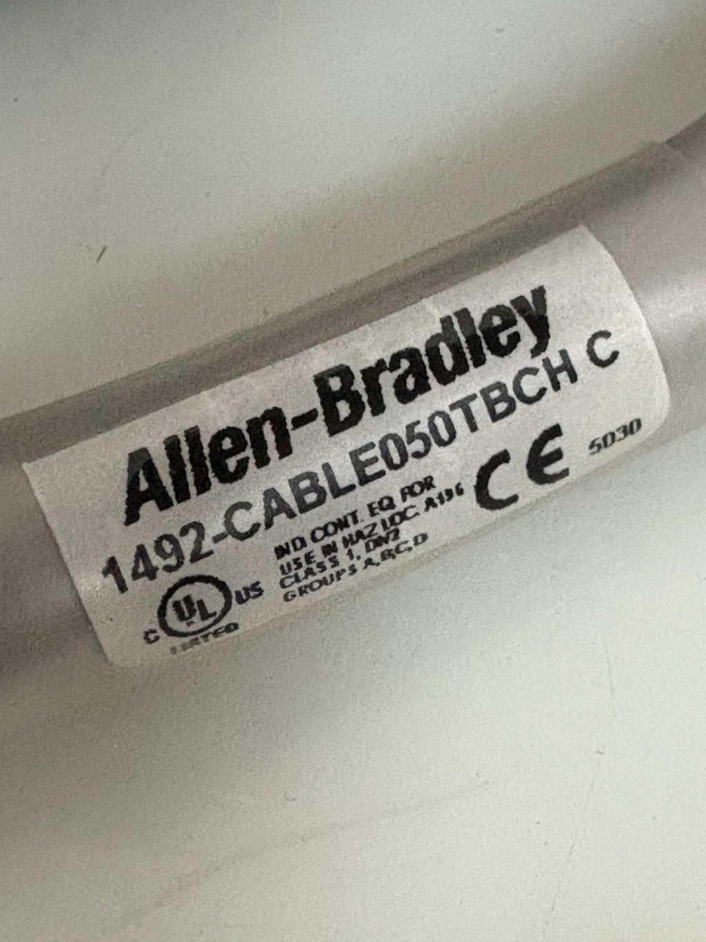ALLEN BRADLEY I/O MODULE READY CORDSET CABLE 2.5M 1492-CABLE050TBCH C