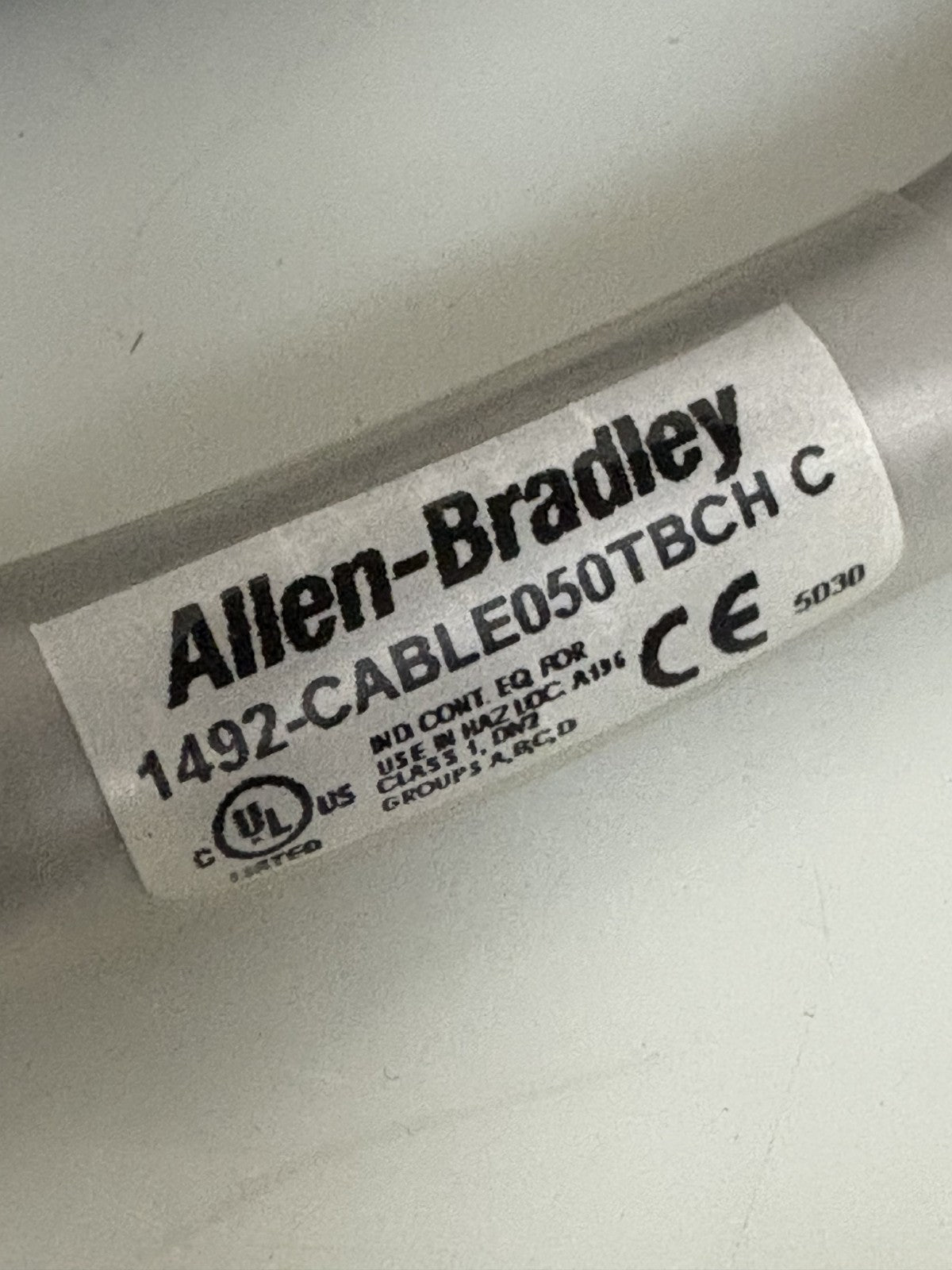 ALLEN BRADLEY I/O MODULE READY CORDSET CABLE 2.5M 1492-CABLE050TBCH C