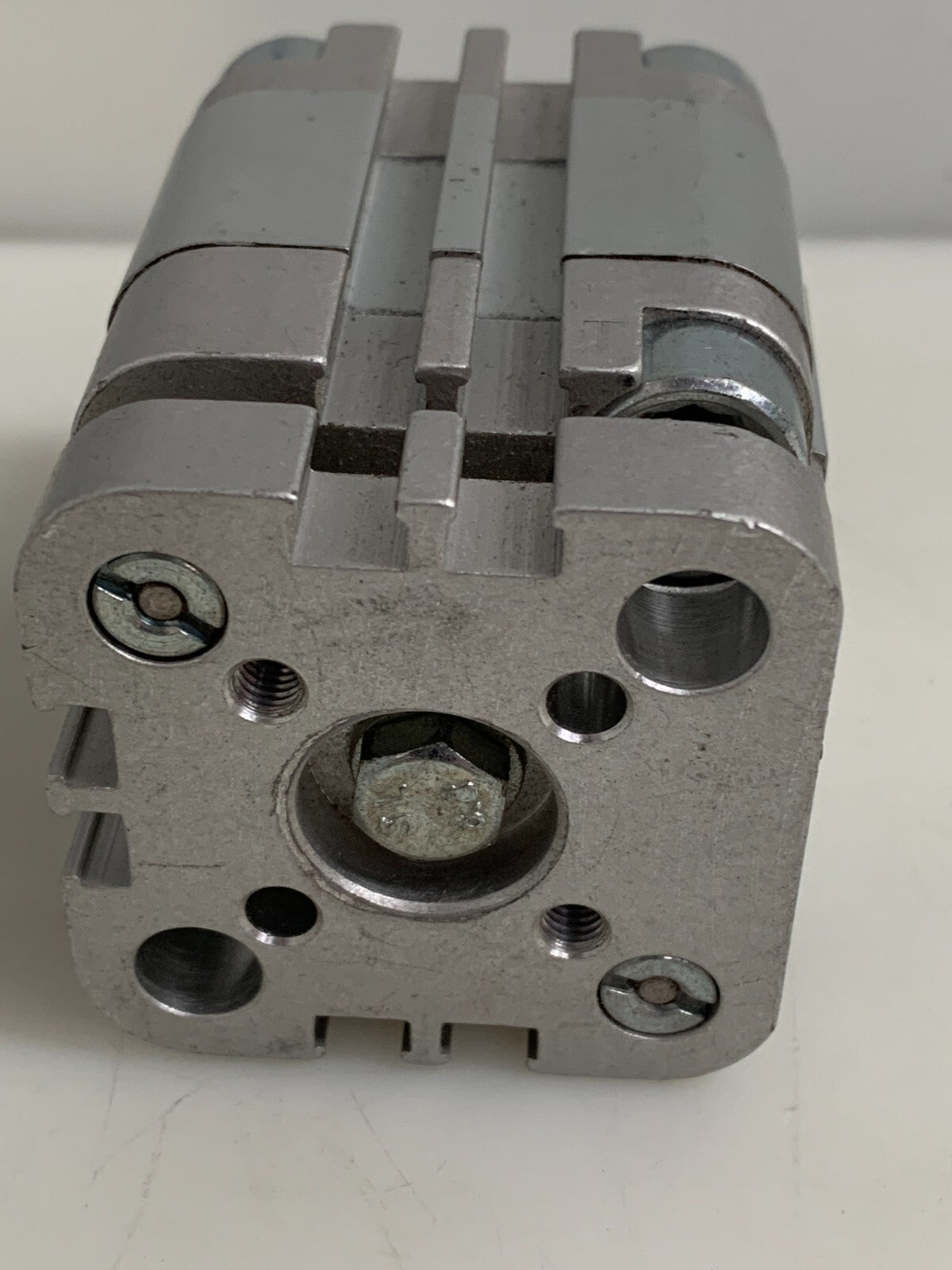 FESTO COMPACT PNEUMATIC CYLINDER 156875 ADVUL-32-10-P-A2