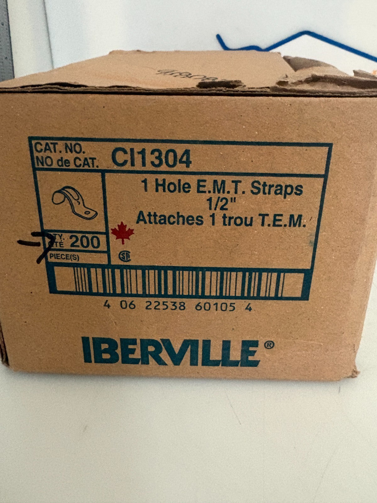 ABB THOMAS & BETTS 1/2 ONE HOLE E.M.T. STRAPS CI1304  200 IN BOX2
