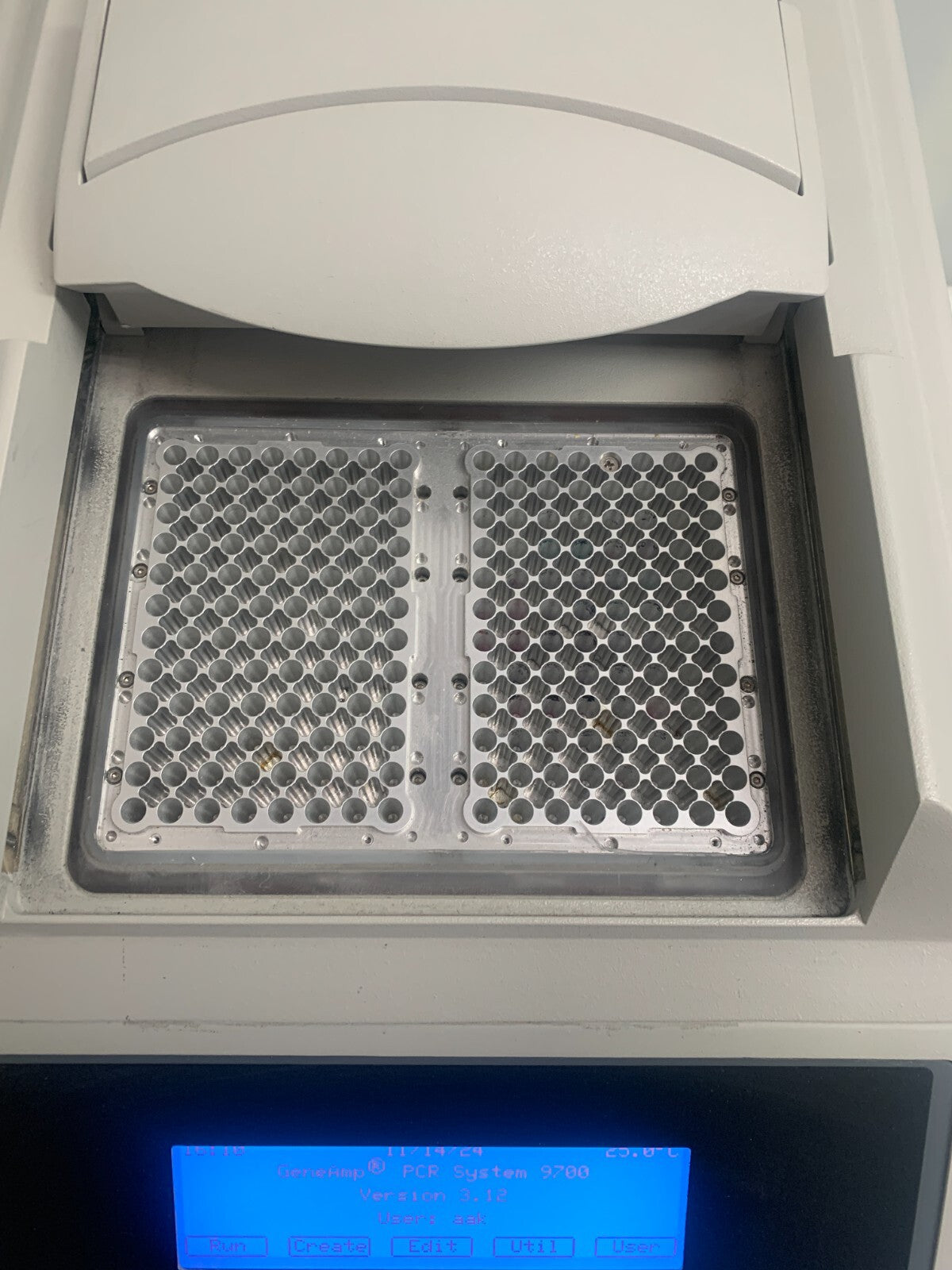 Applied Biosystems GeneAmp PCR System 9700